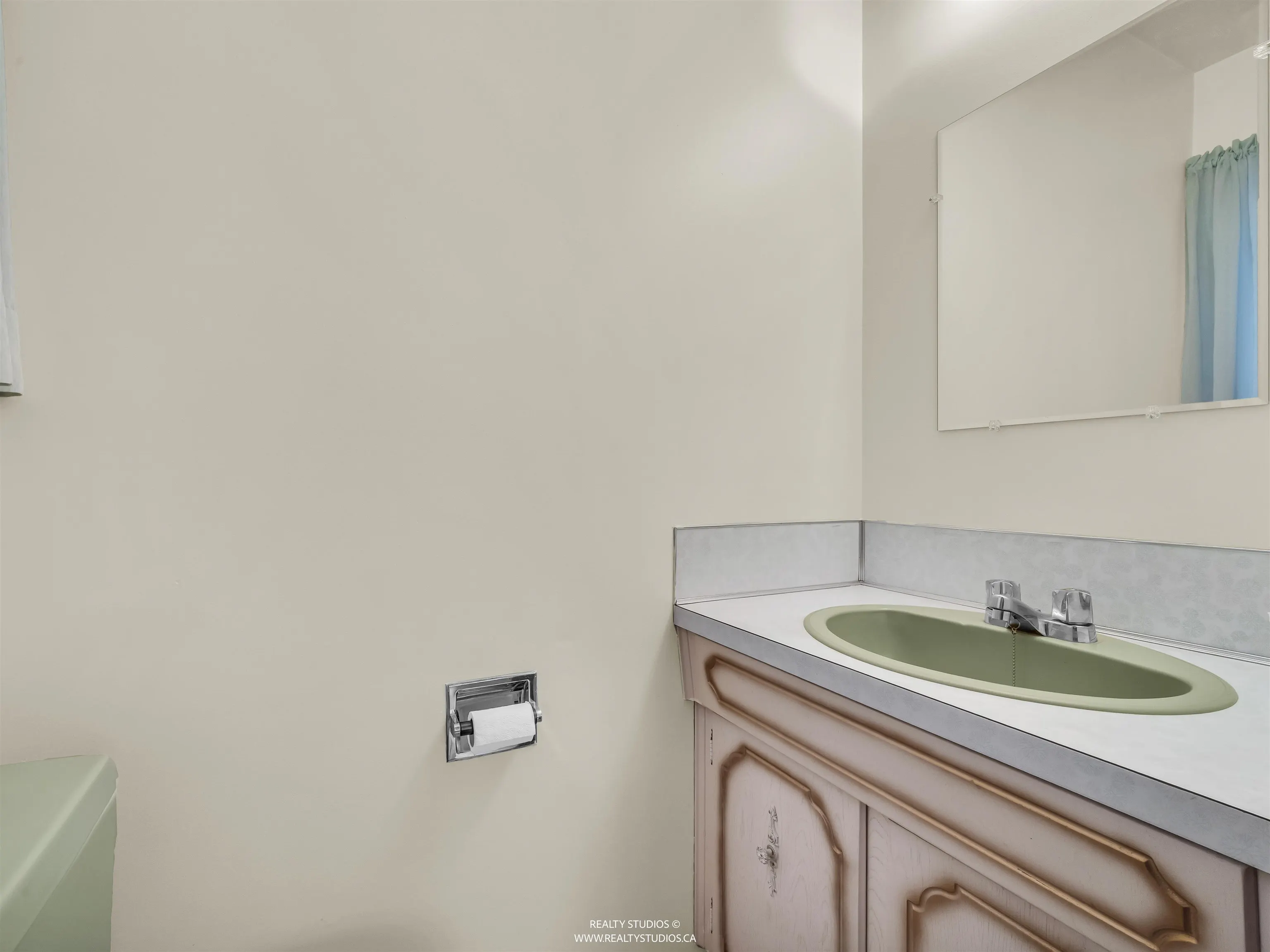 85 W 63rd Avenue