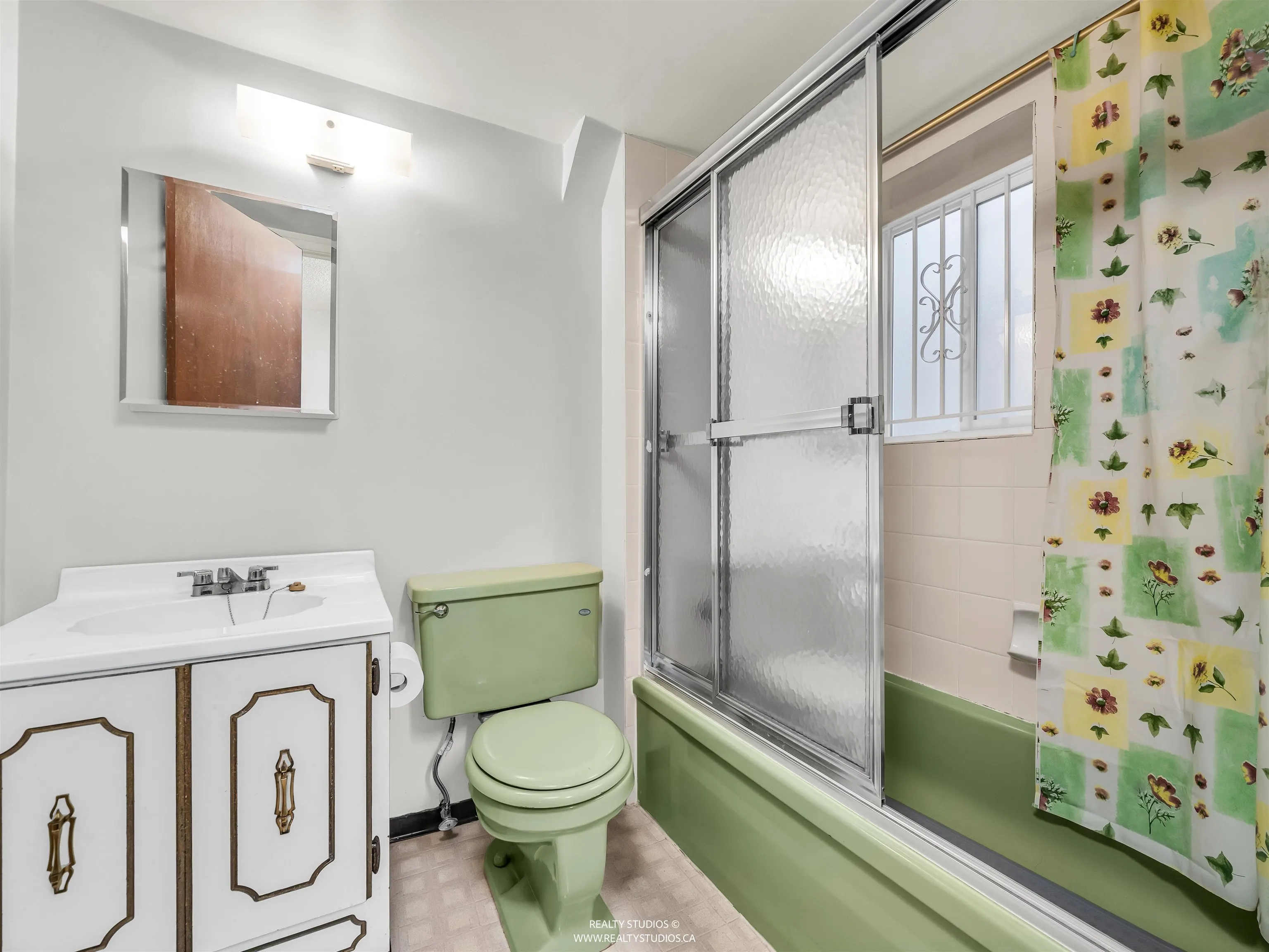 85 W 63rd Avenue
