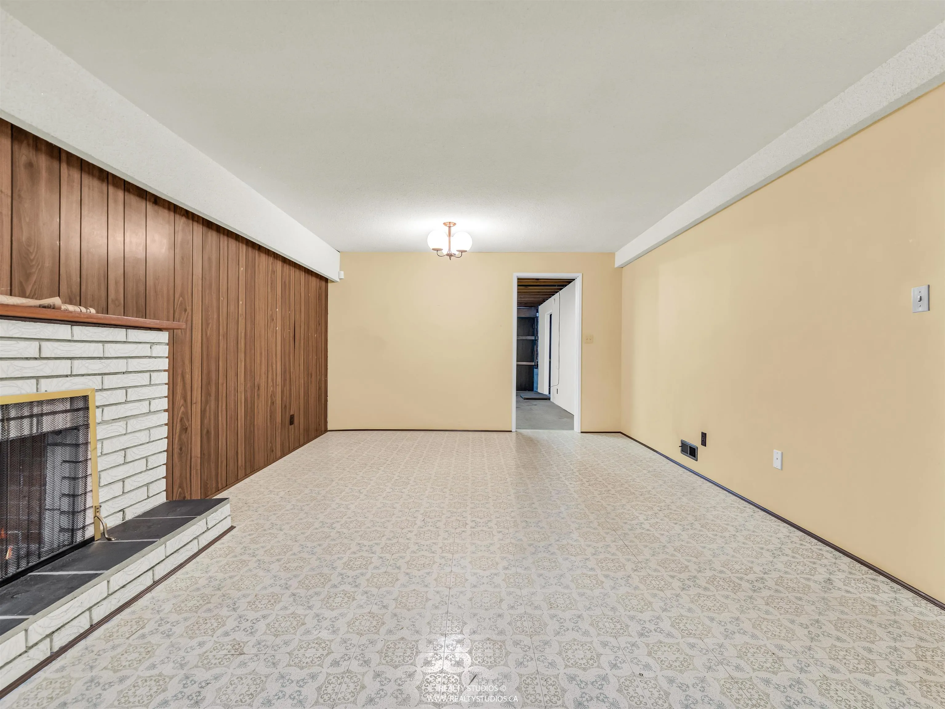 85 W 63rd Avenue