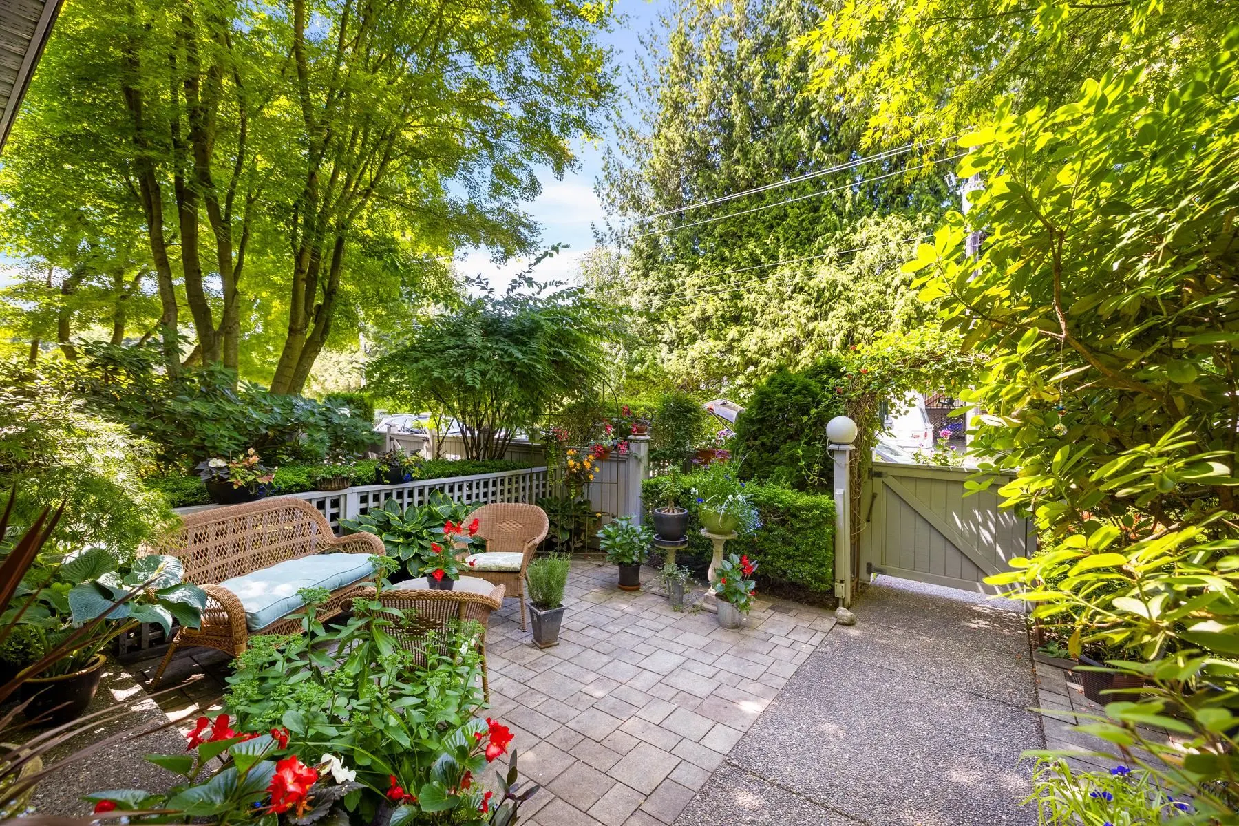 TH D 1133 E 29th Street