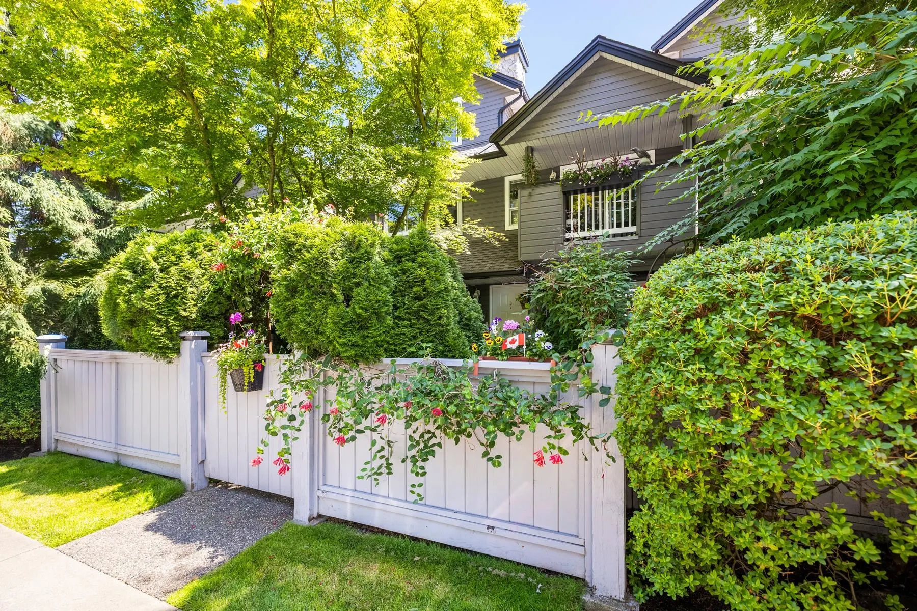 TH D 1133 E 29th Street