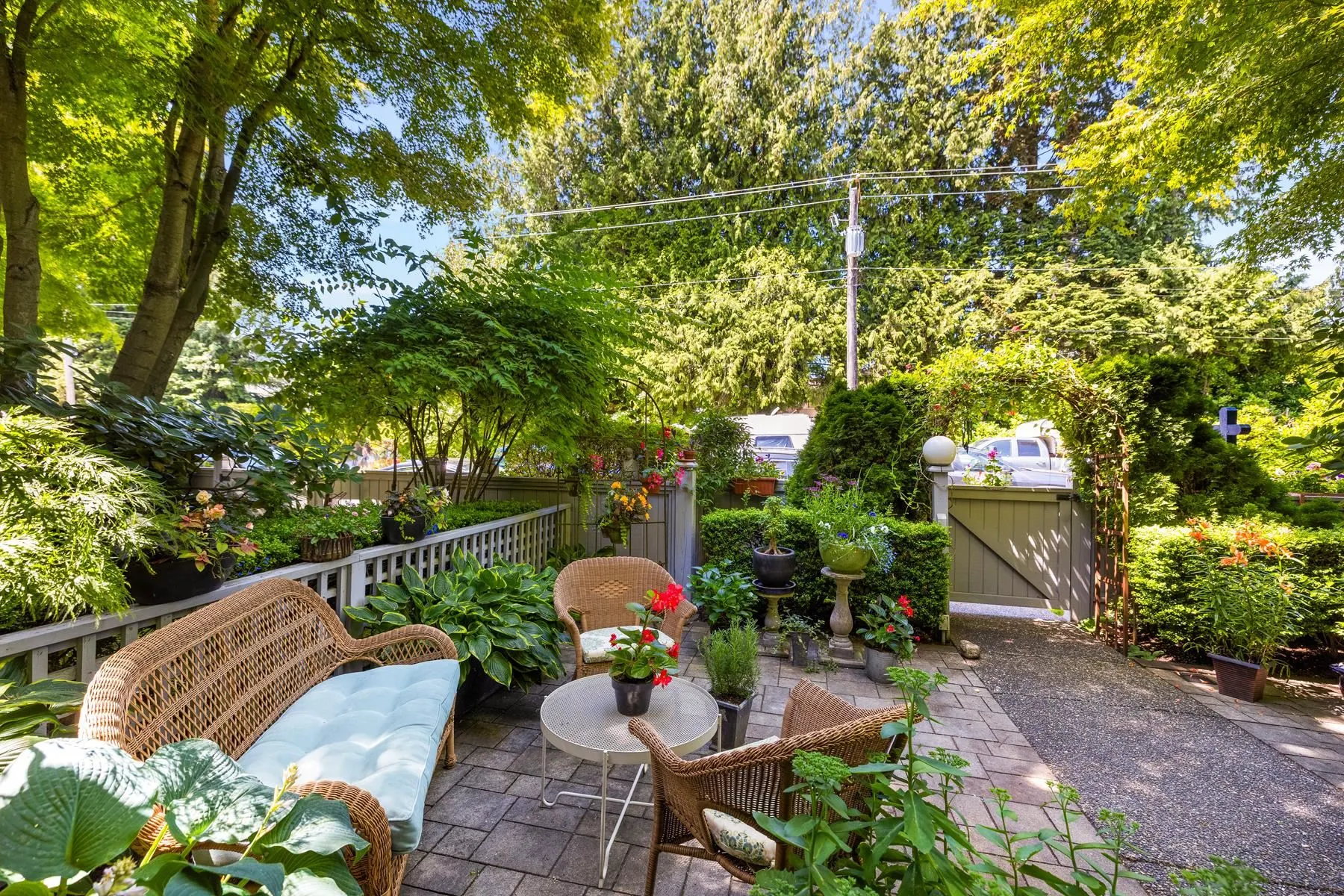 TH D 1133 E 29th Street