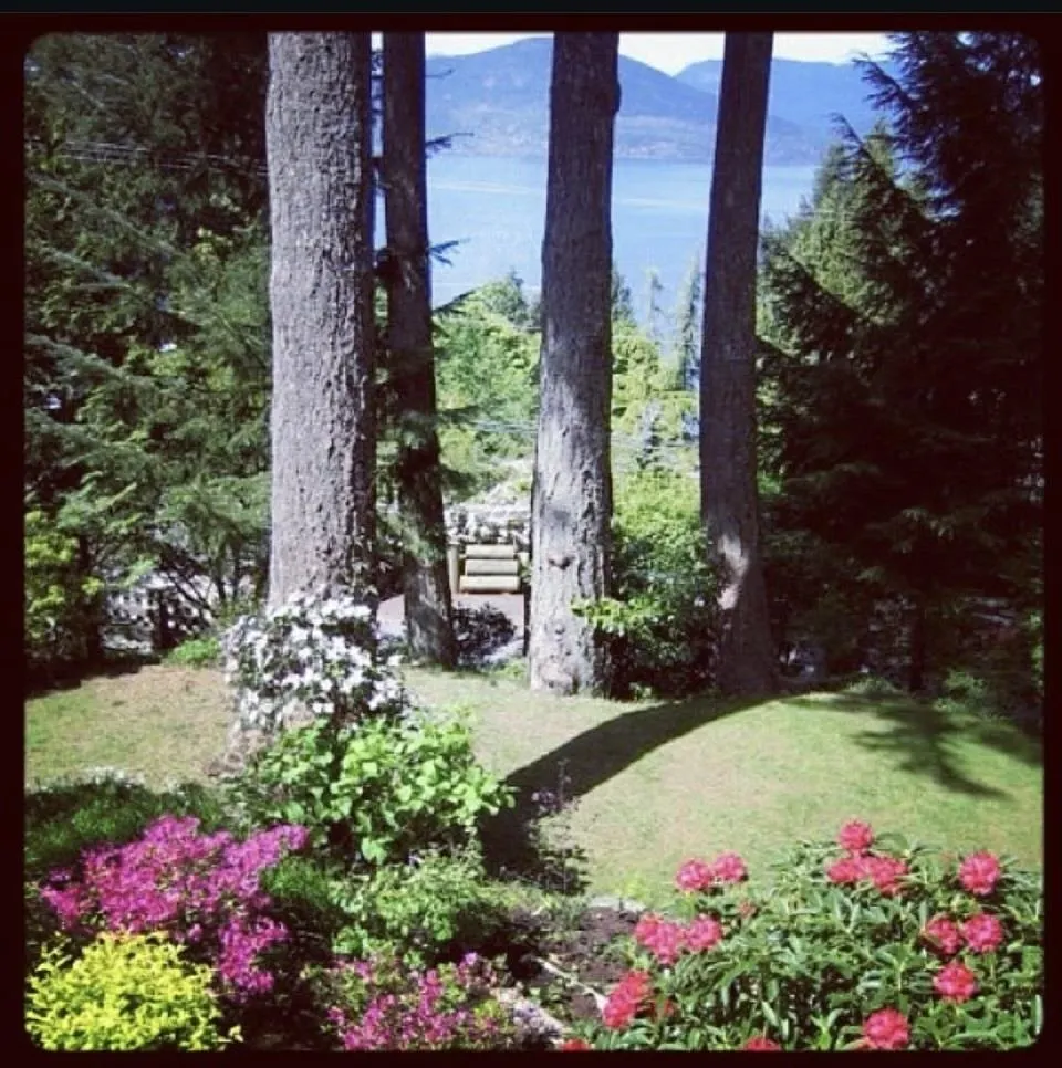 325 Bayview Road