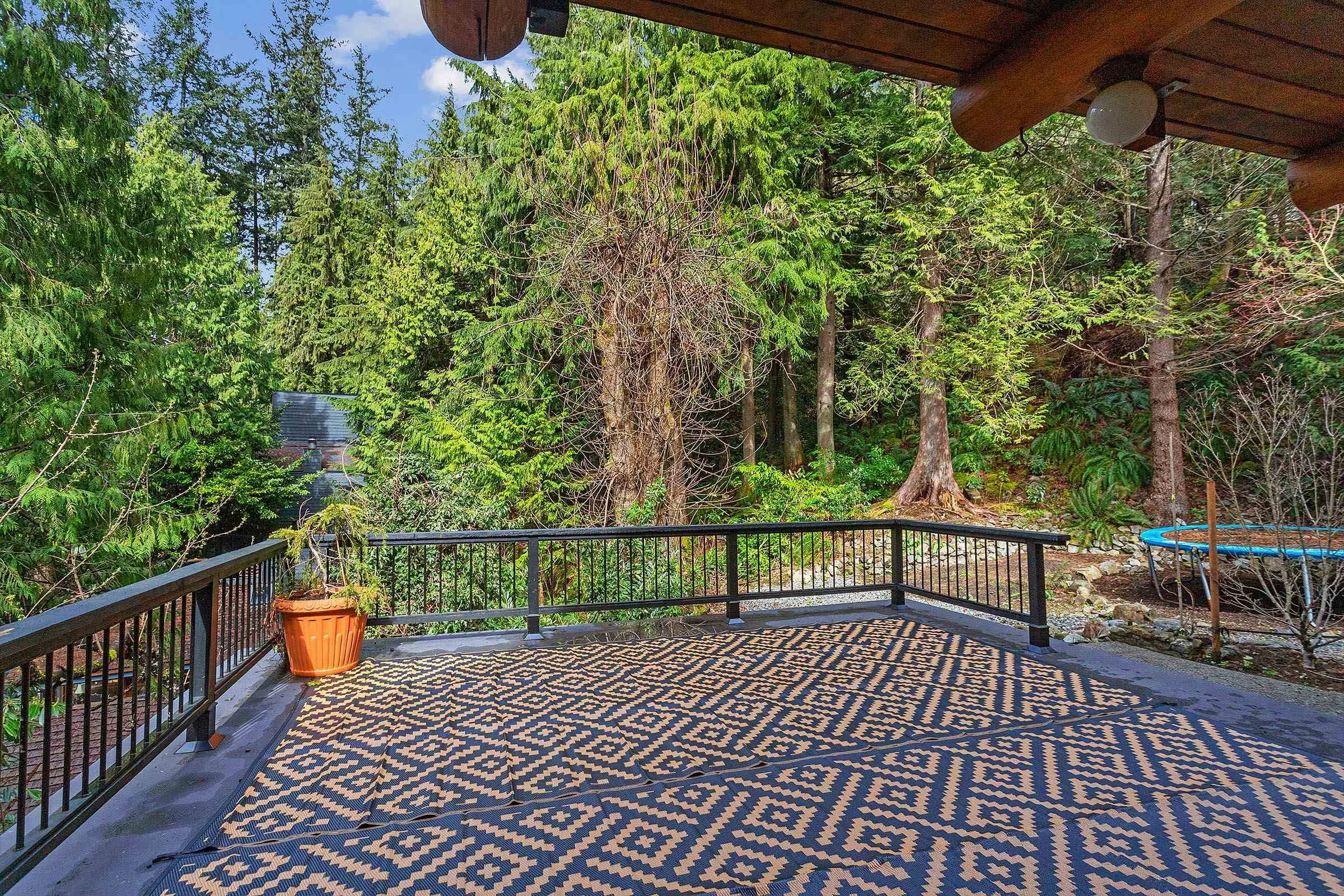 325 Bayview Road