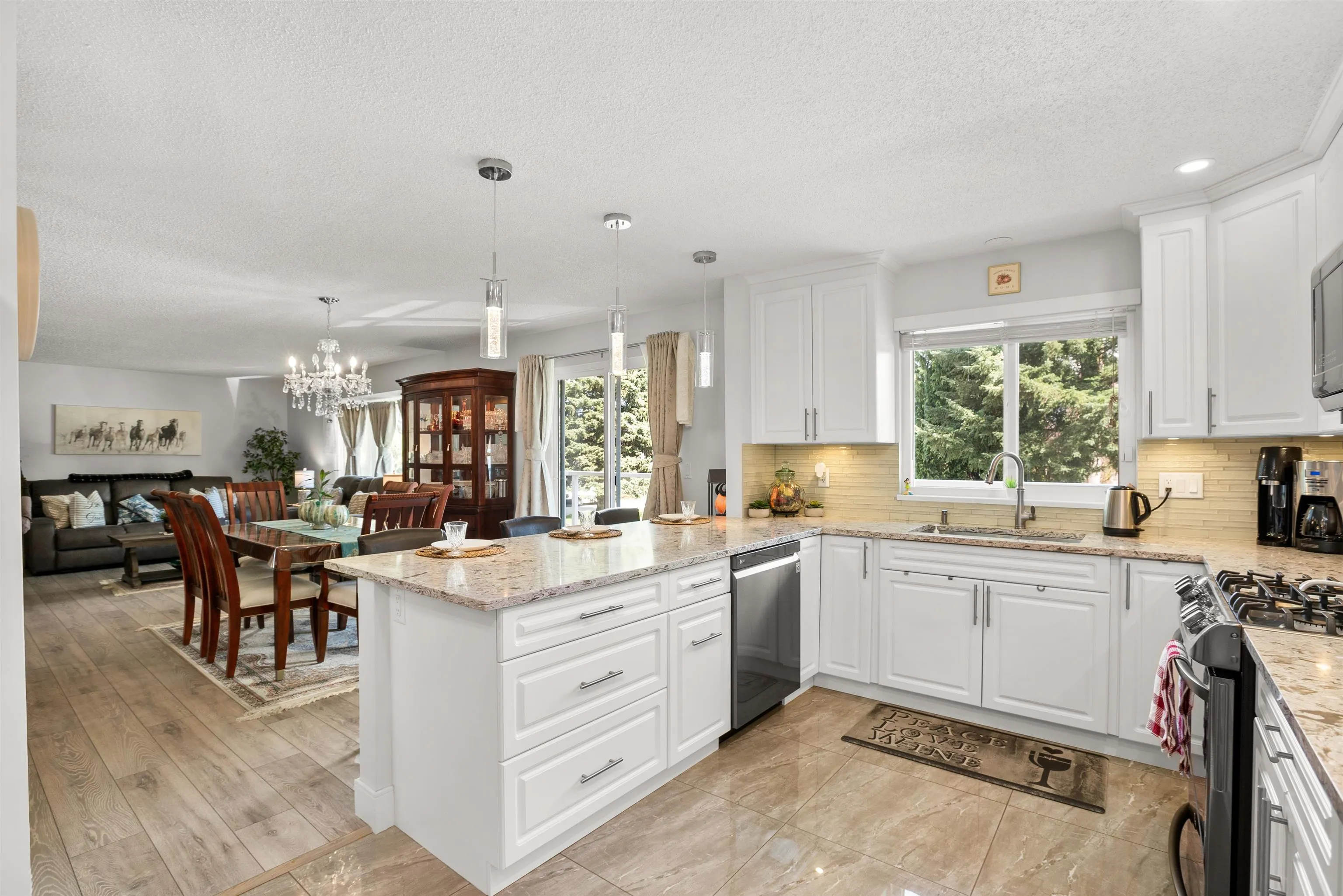 2821 Commonwealth Street