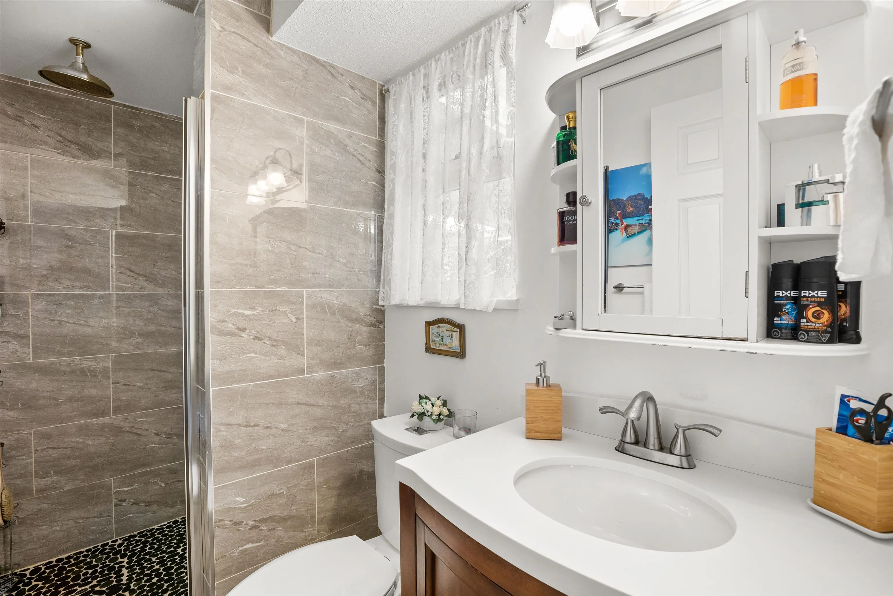 2821 Commonwealth Street