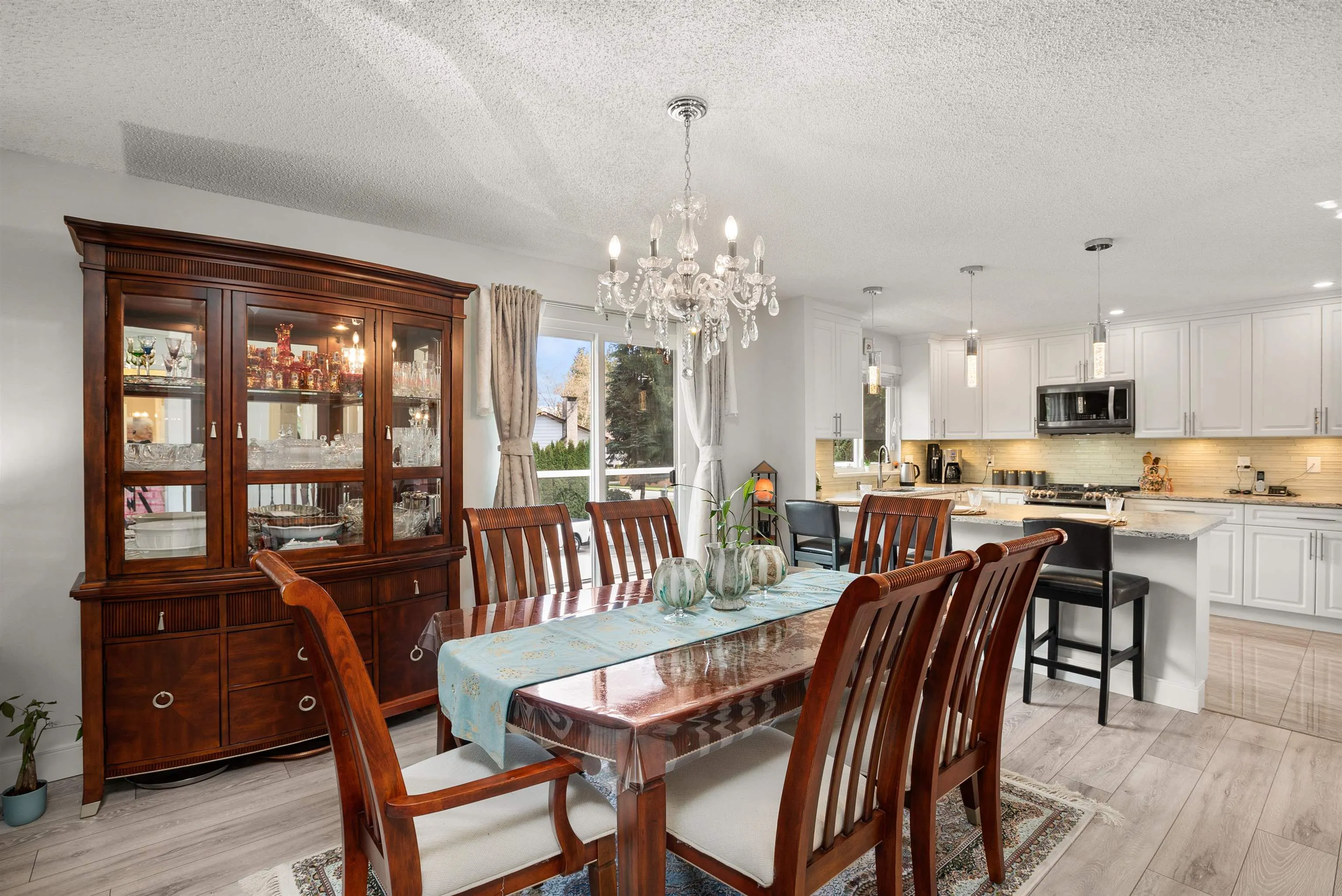 2821 Commonwealth Street