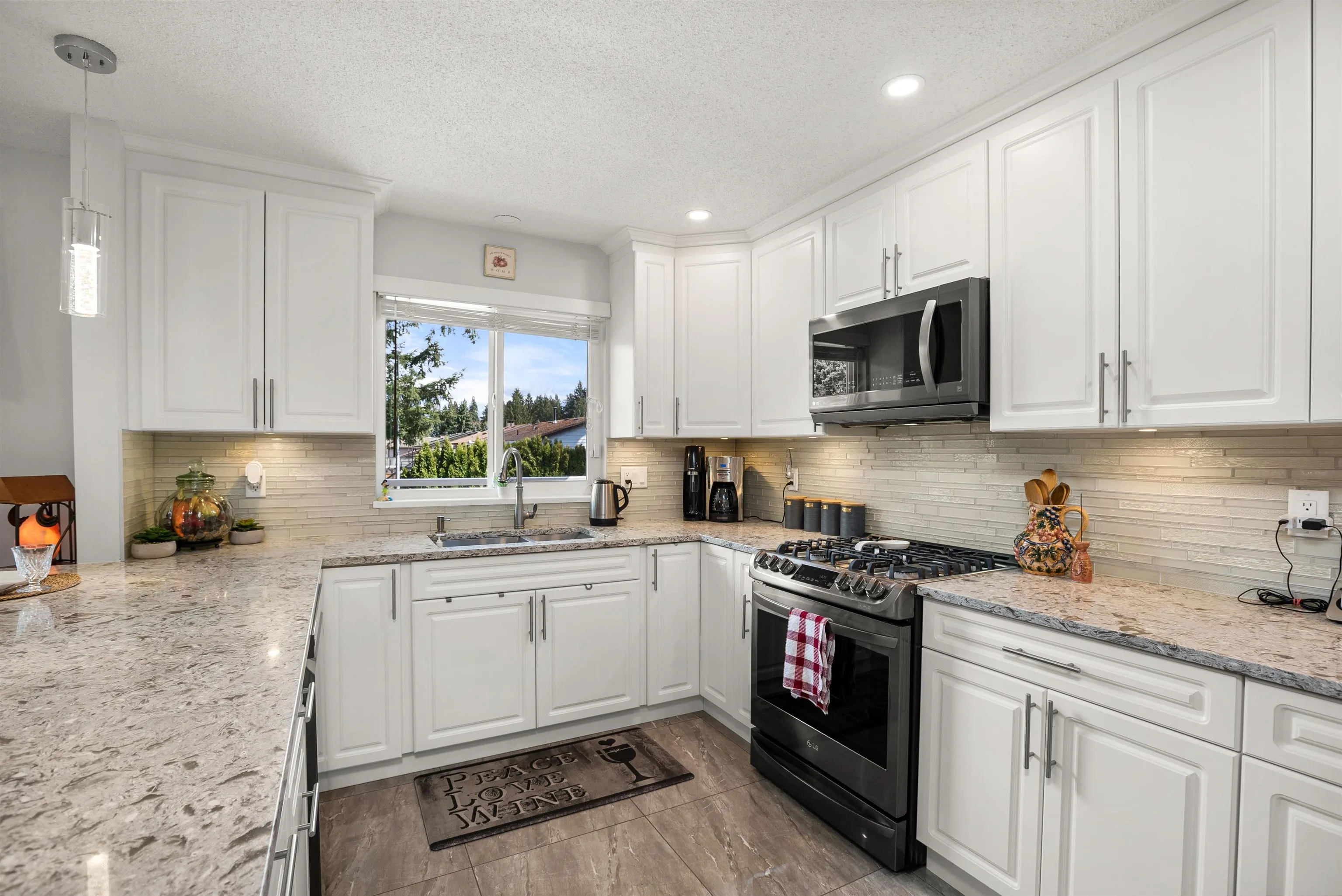 2821 Commonwealth Street