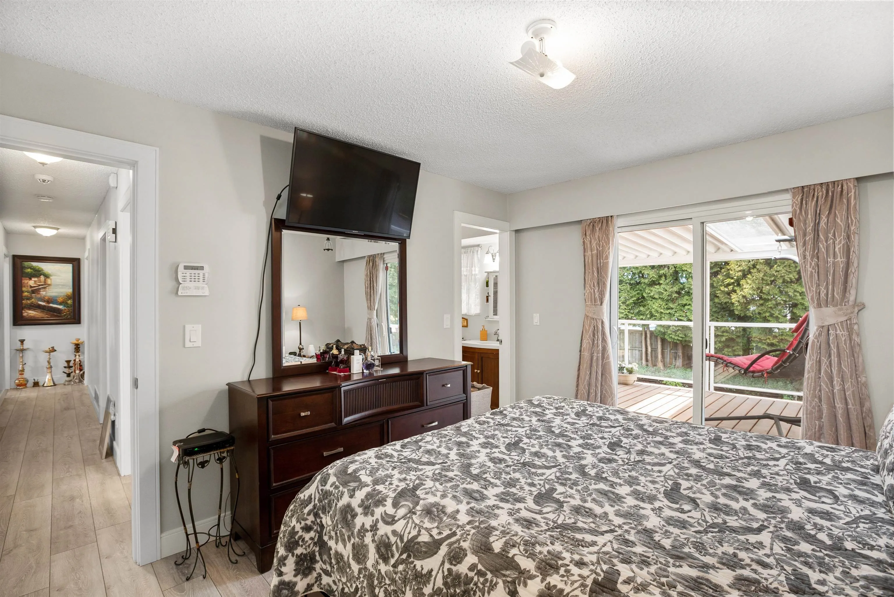 2821 Commonwealth Street