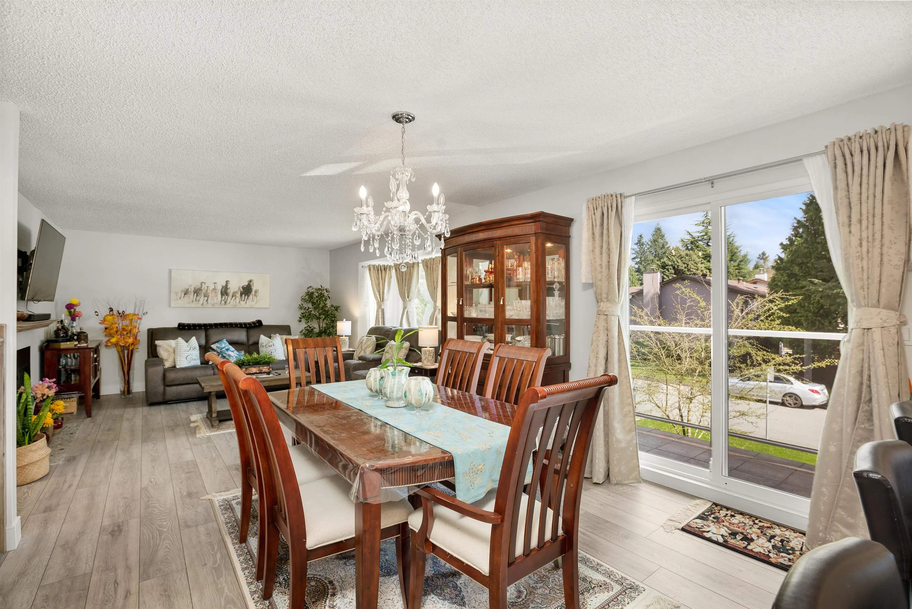 2821 Commonwealth Street