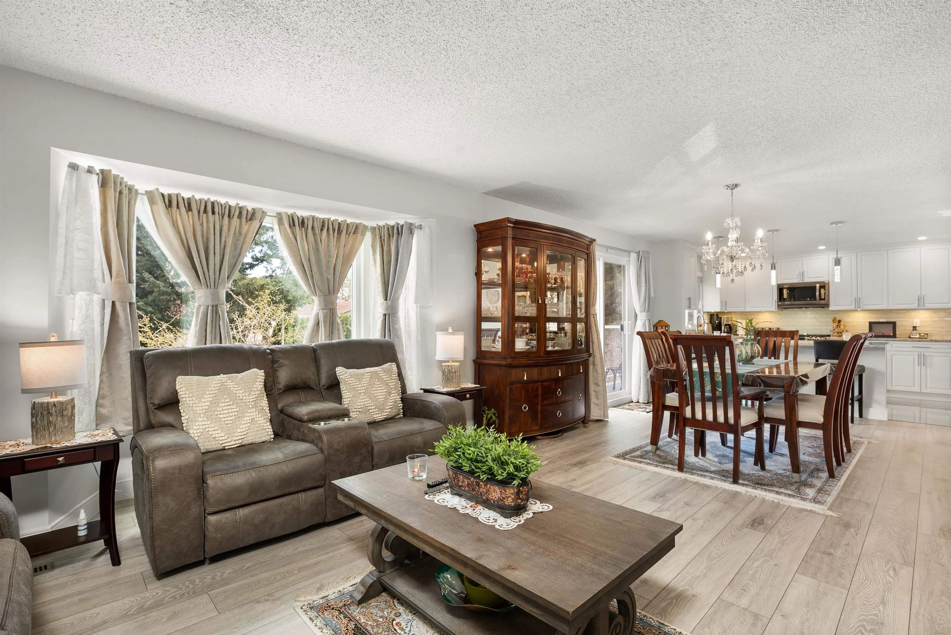 2821 Commonwealth Street