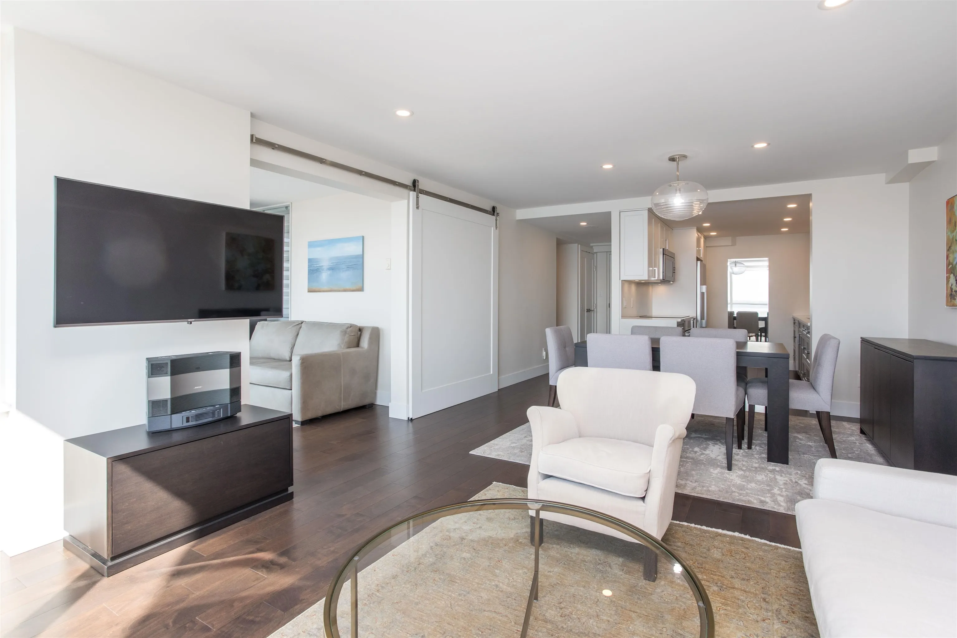 1302 2203 Bellevue Avenue