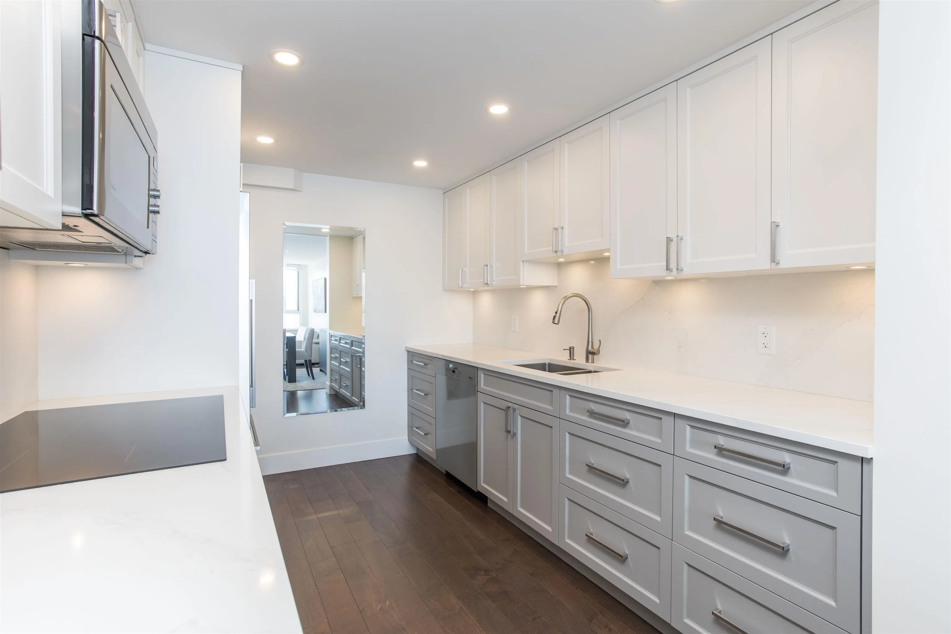 1302 2203 Bellevue Avenue