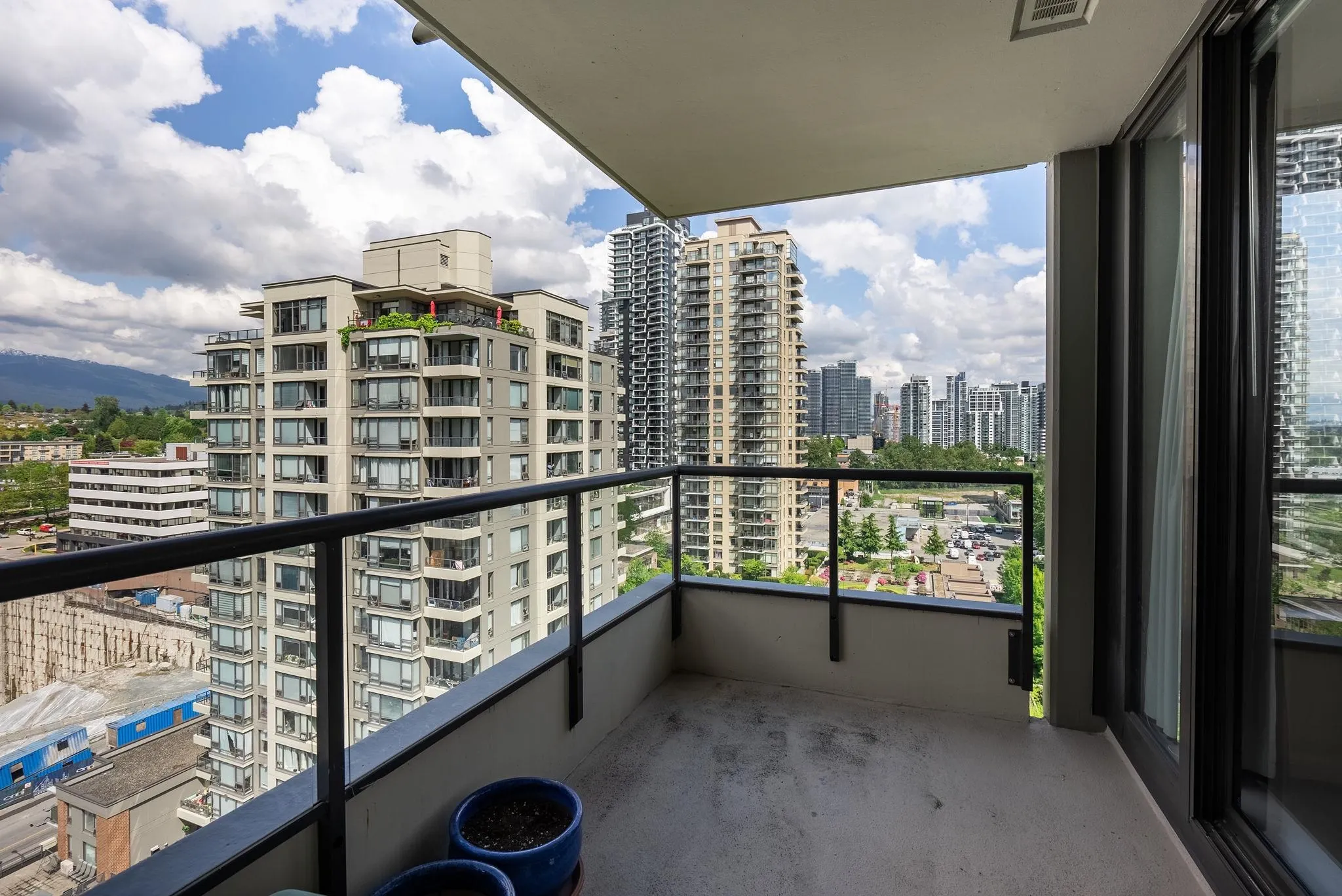 1608 4178 Dawson Street