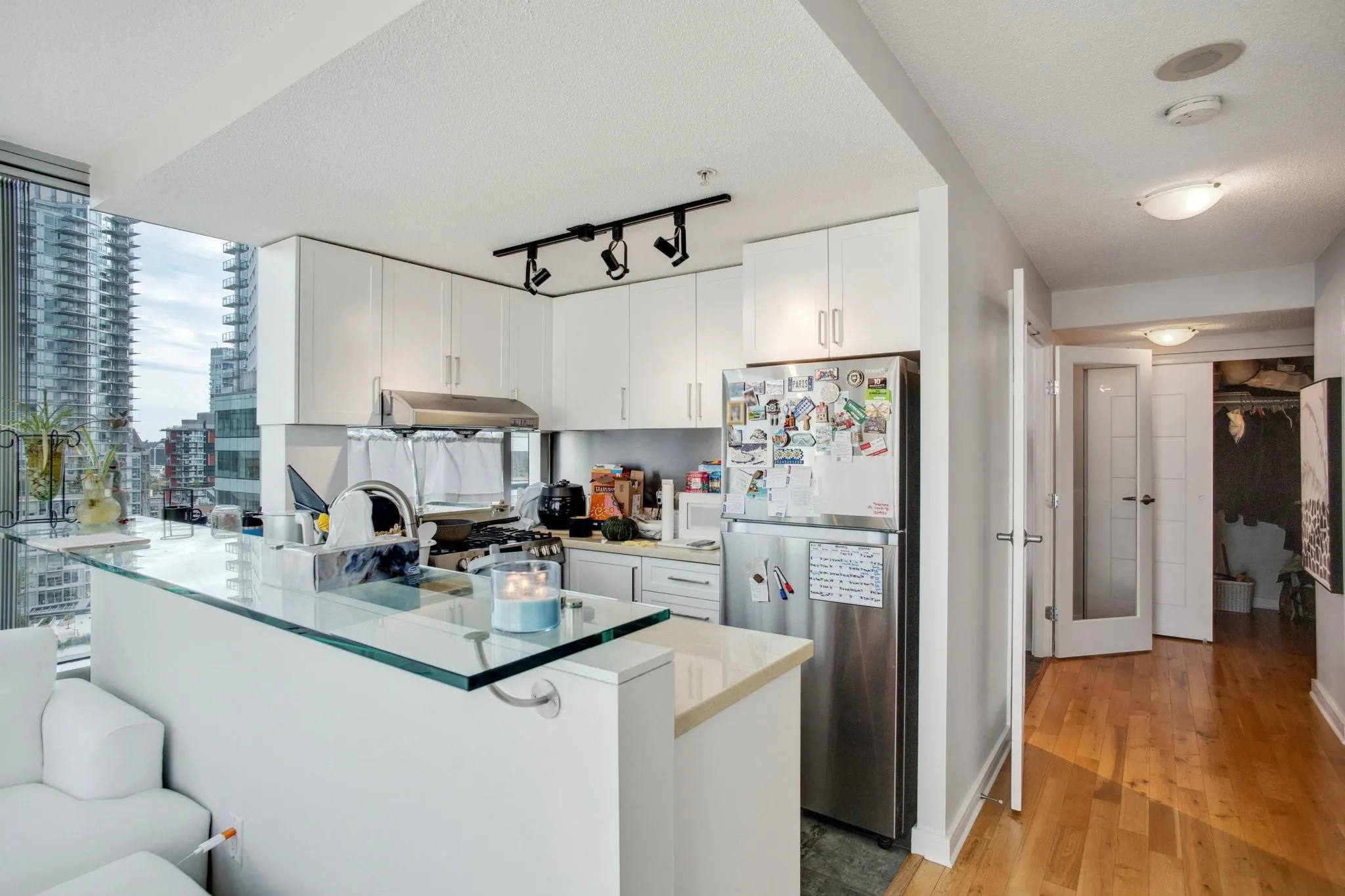 1702 1003 Burnaby Street