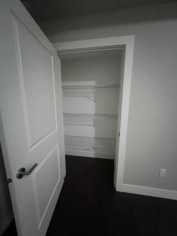 Suite 25482 Godwin Dr