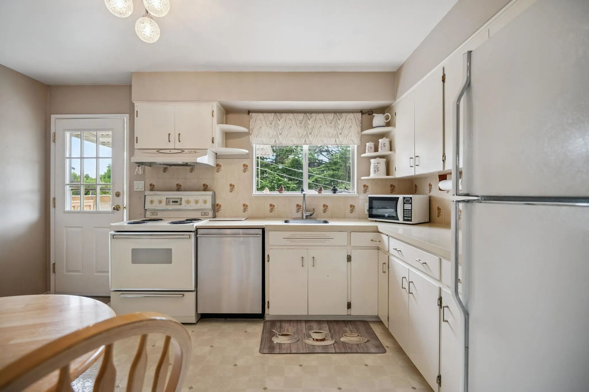 10699 Dennis Crescent