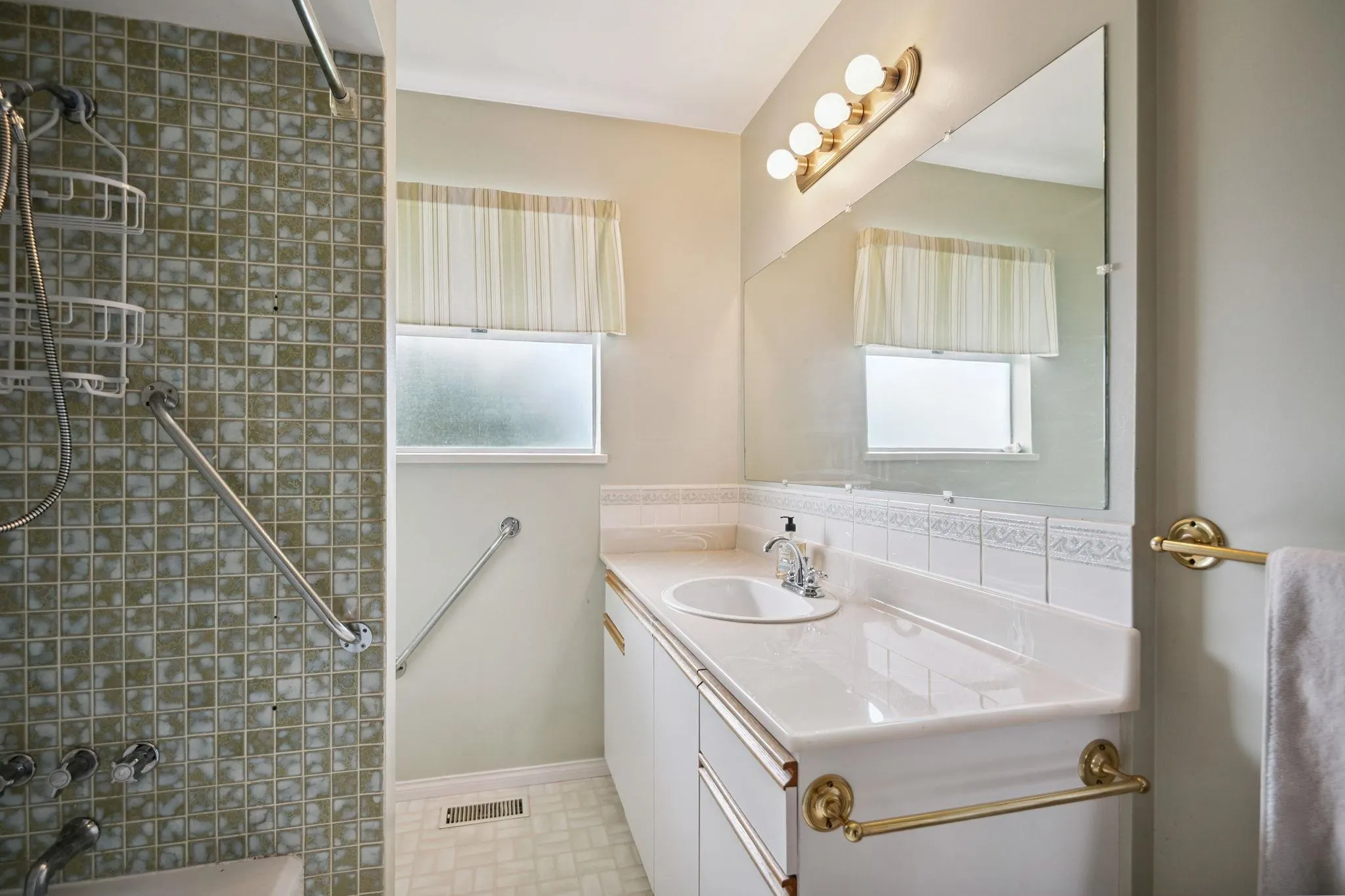10699 Dennis Crescent