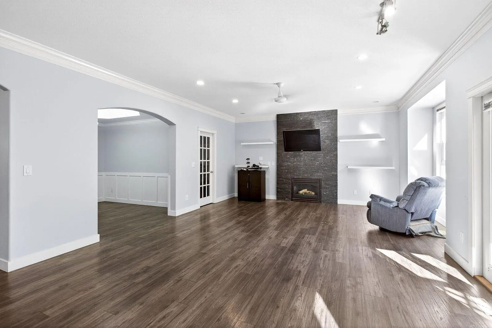1118 11497 236 Street