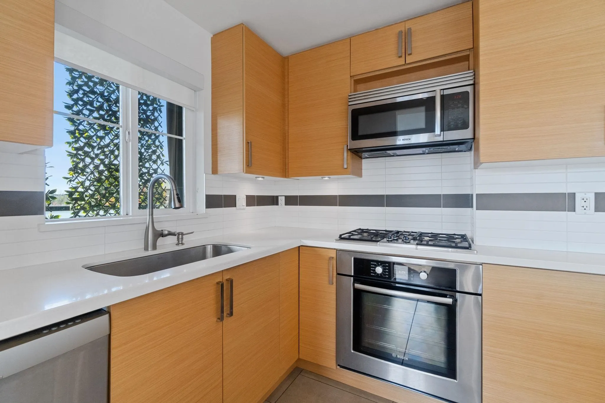 307 4710 Hastings Street