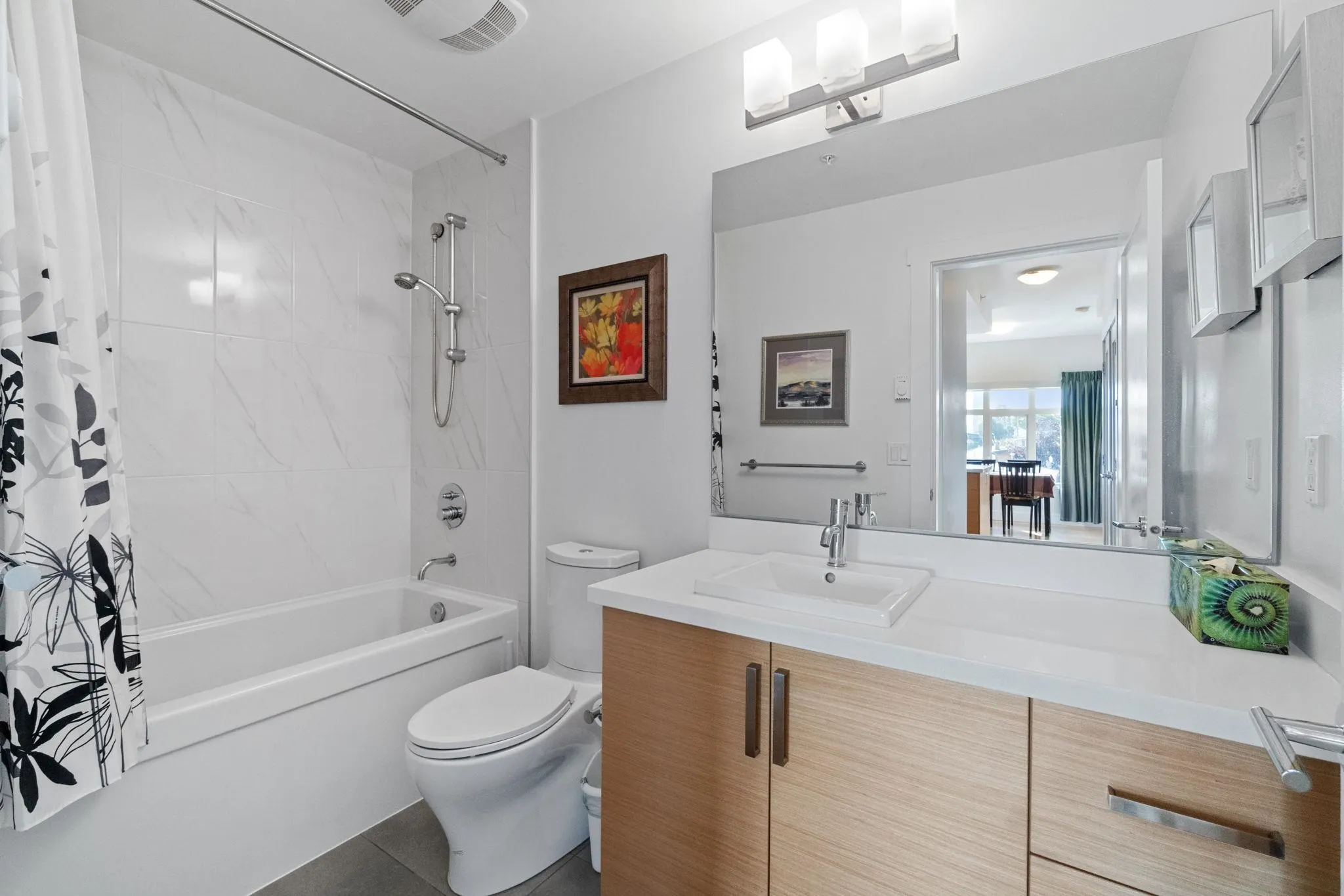 307 4710 Hastings Street