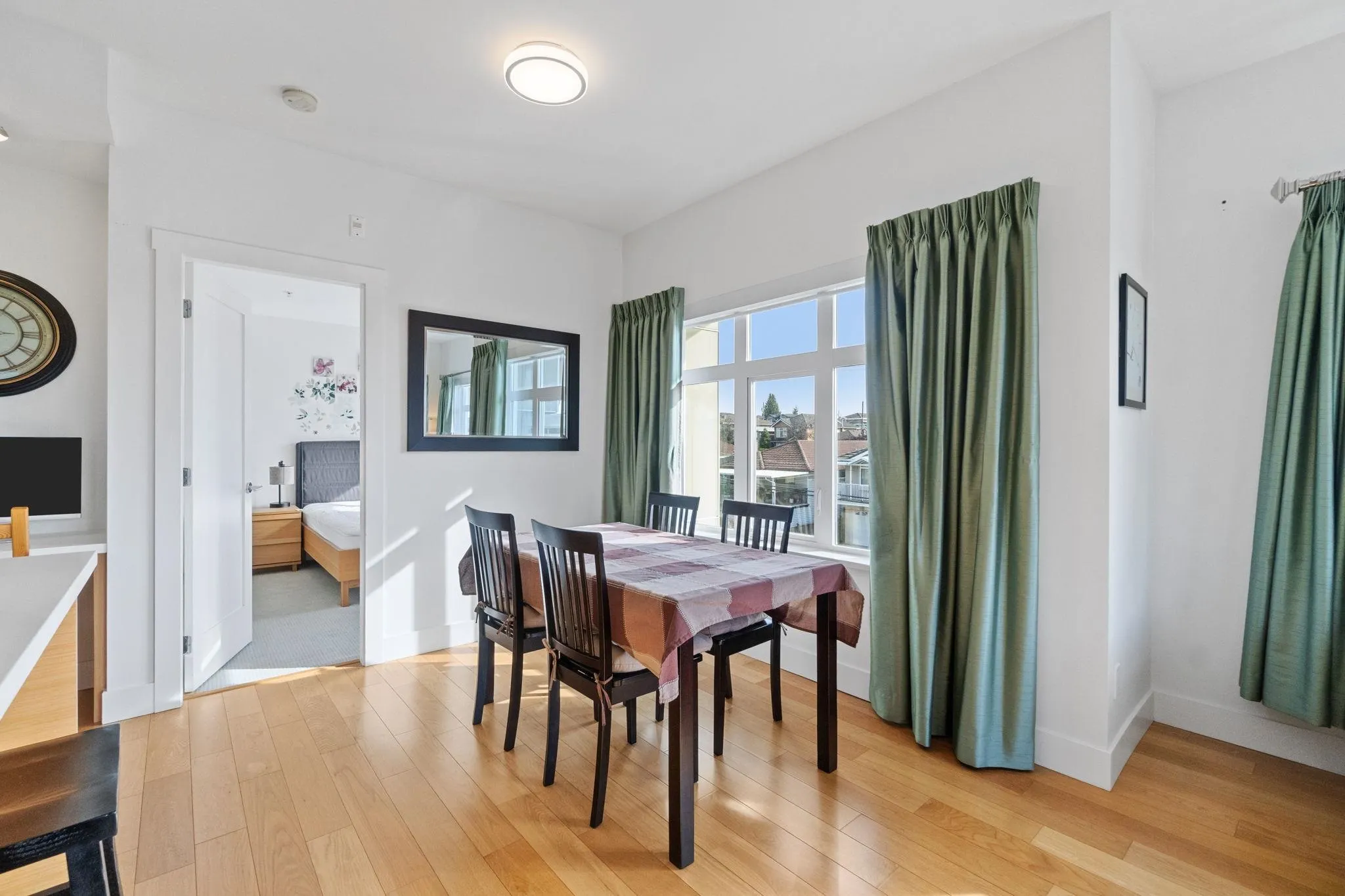 307 4710 Hastings Street