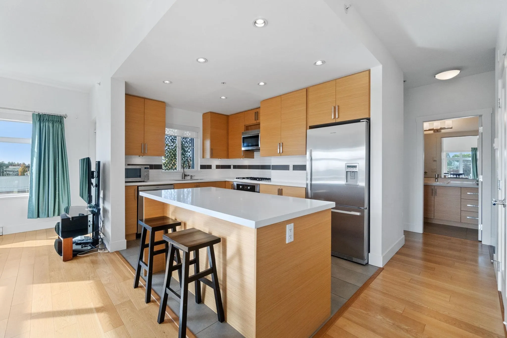 307 4710 Hastings Street
