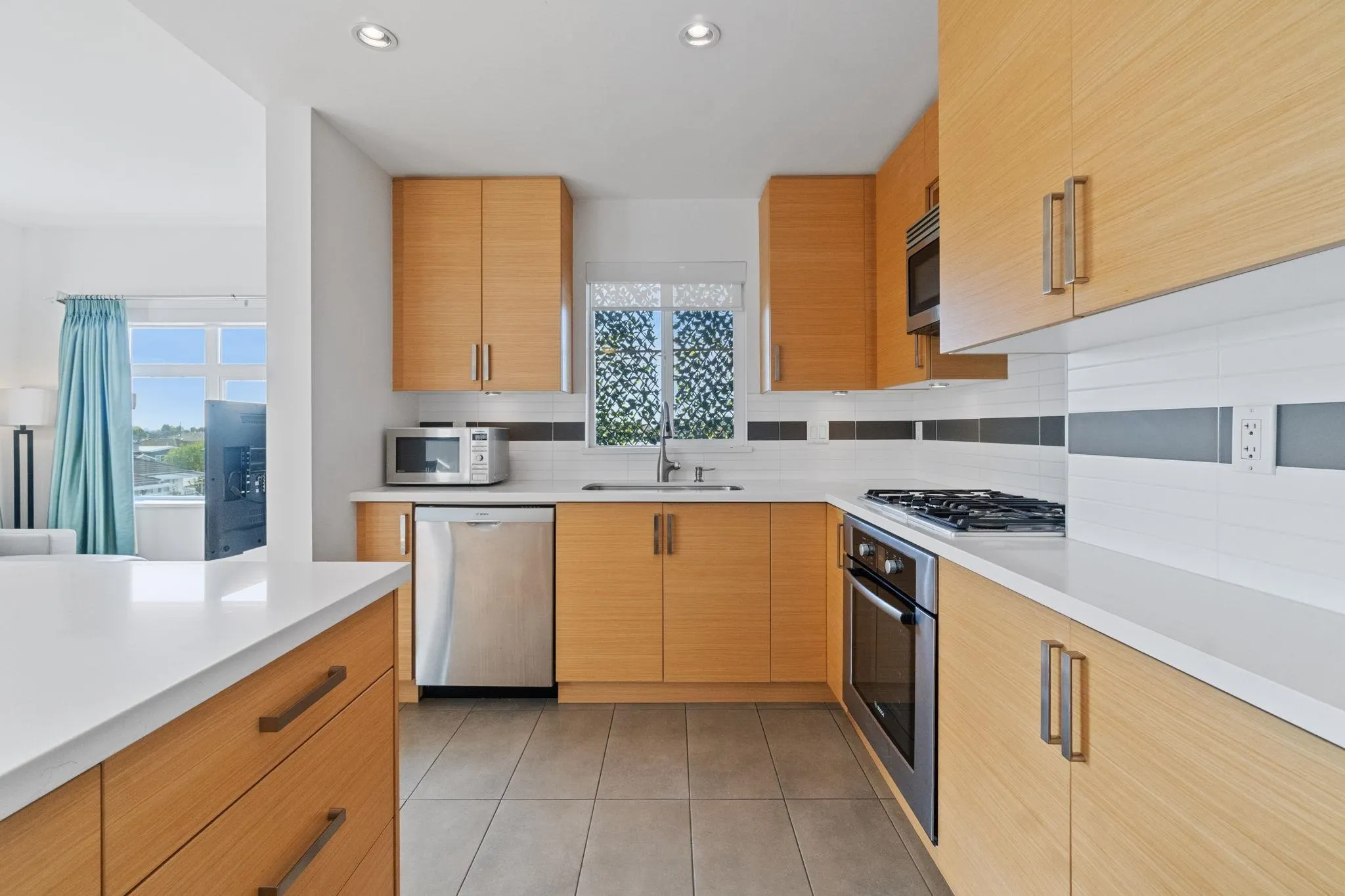 307 4710 Hastings Street