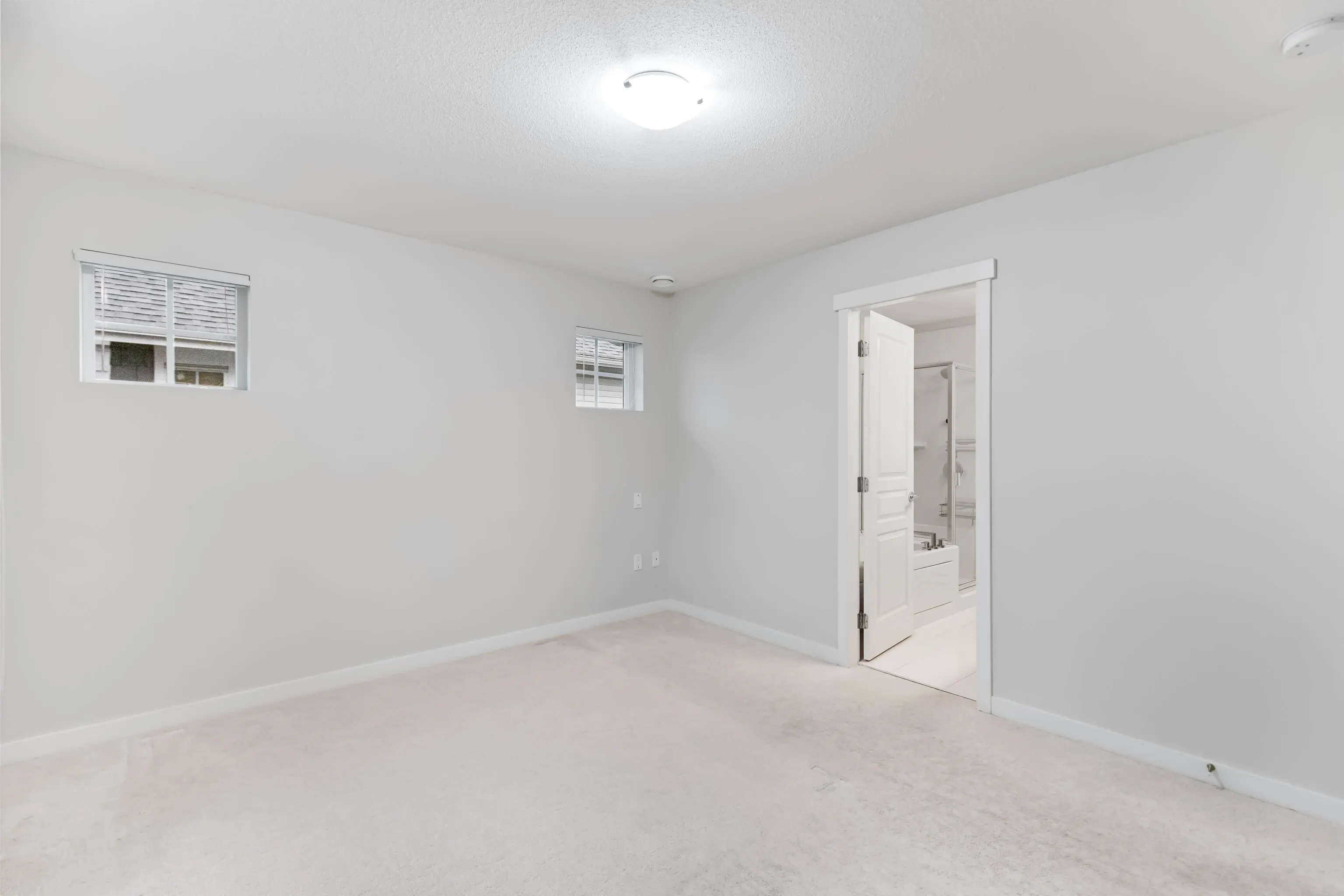 71 5550 Admiral Way
