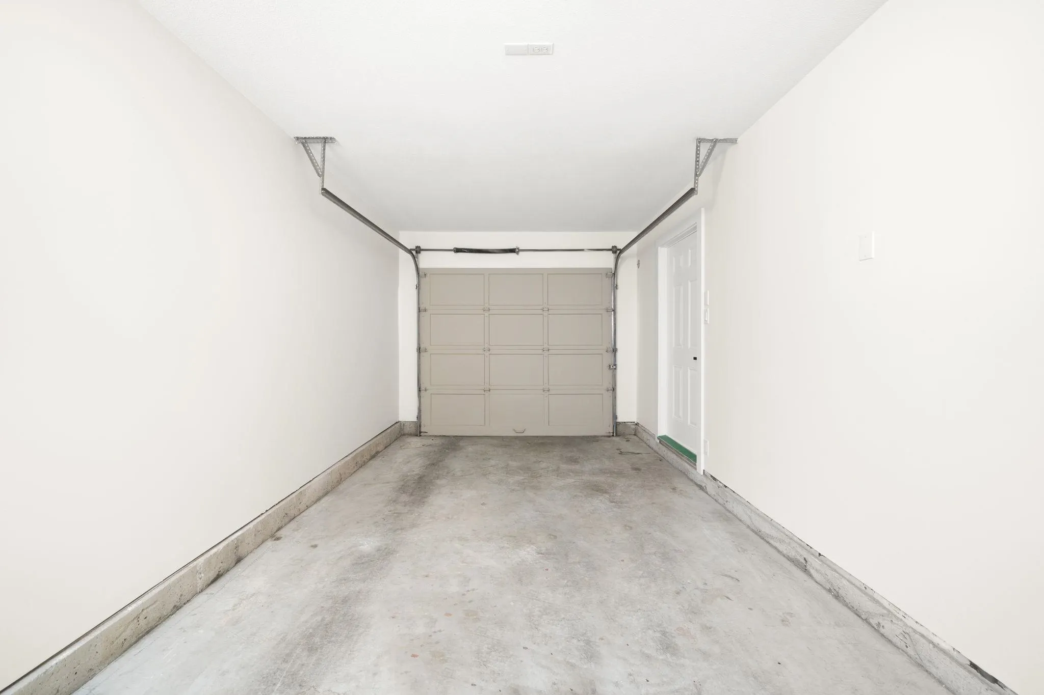 13 11950 232 Street