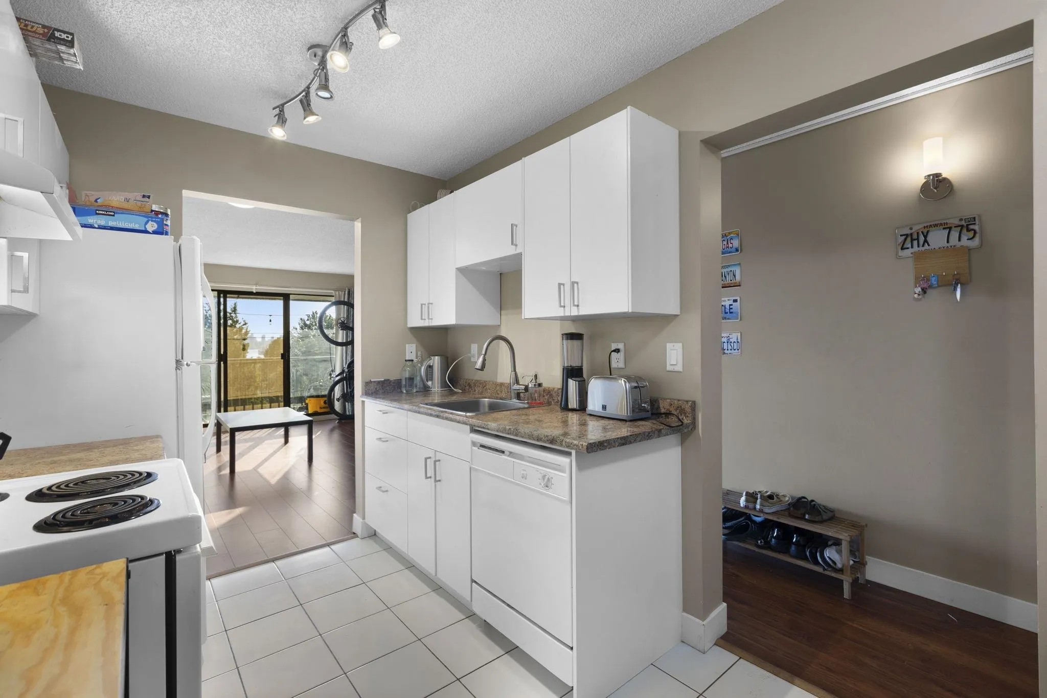 337 340 W 3rd Street
