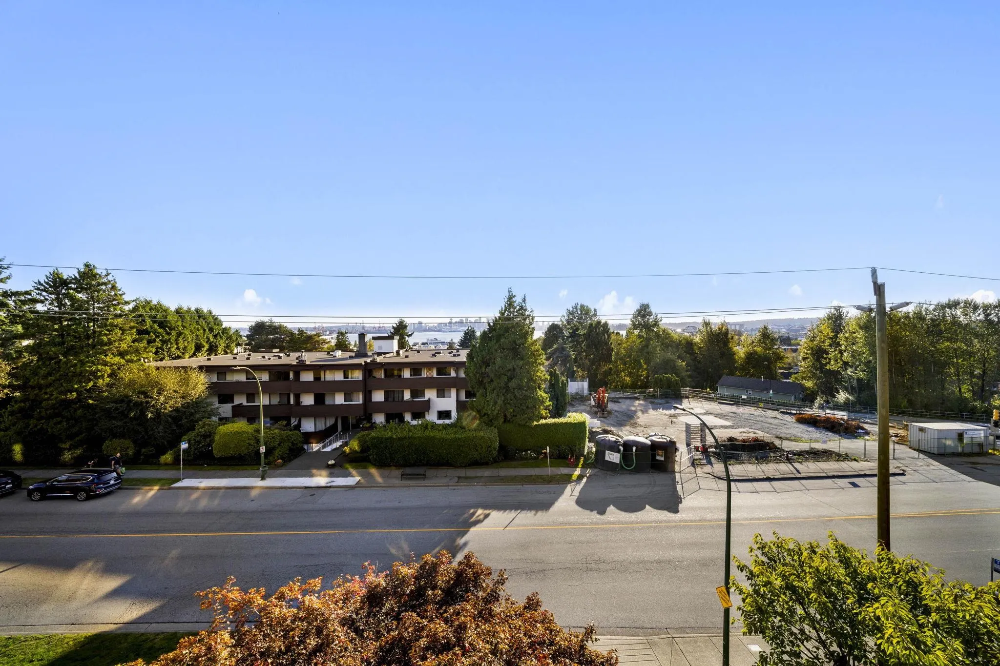 337 340 W 3rd Street