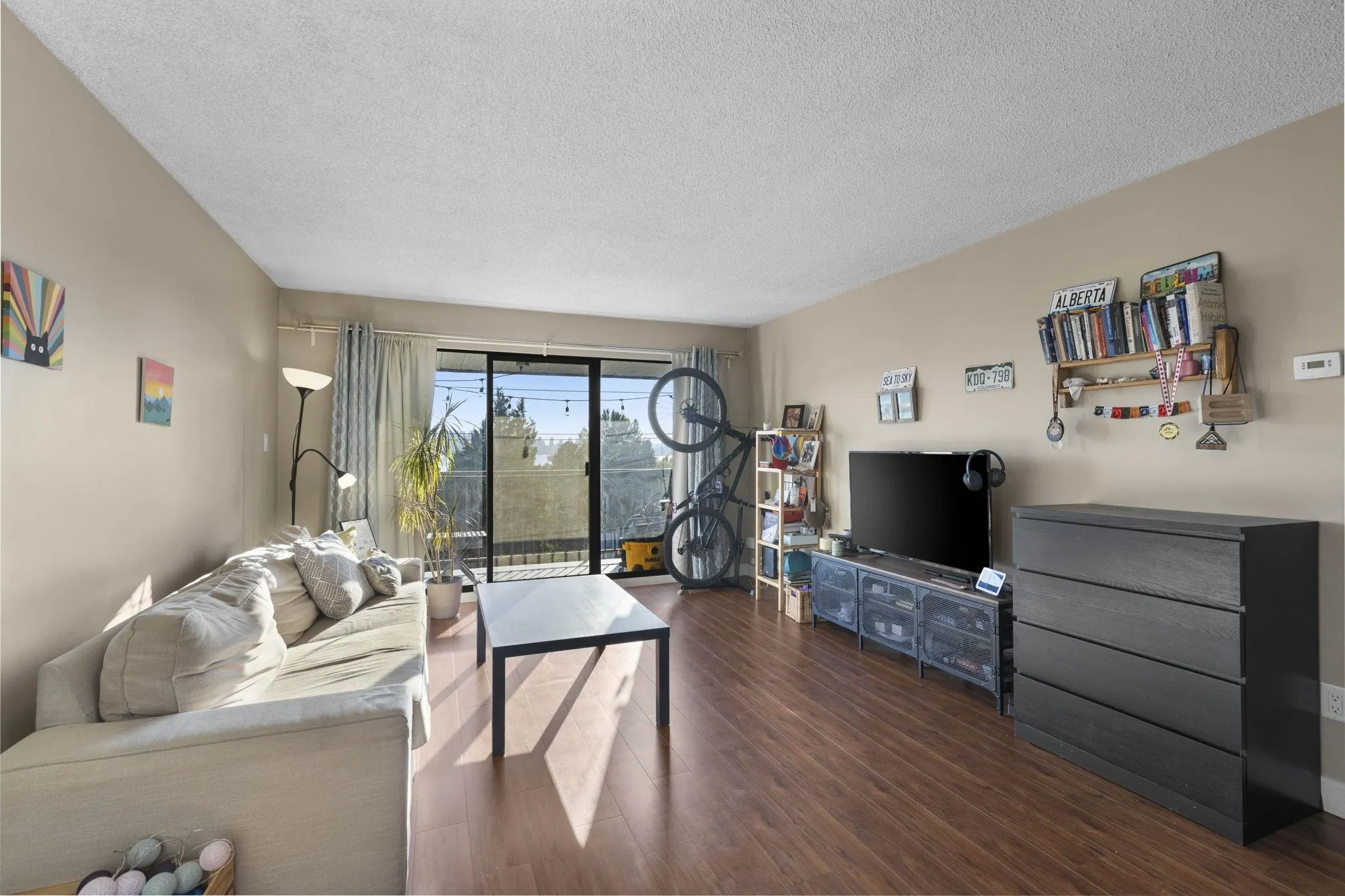337 340 W 3rd Street