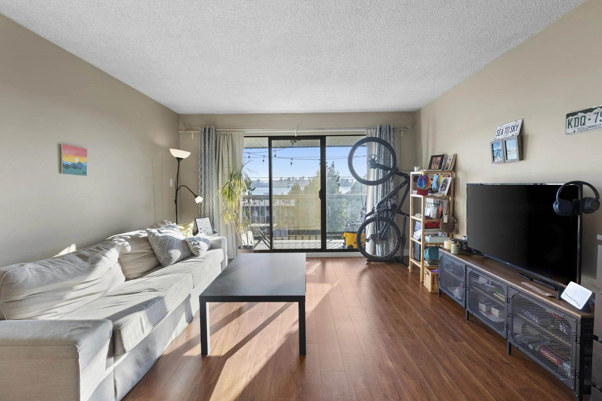 337 340 W 3rd Street