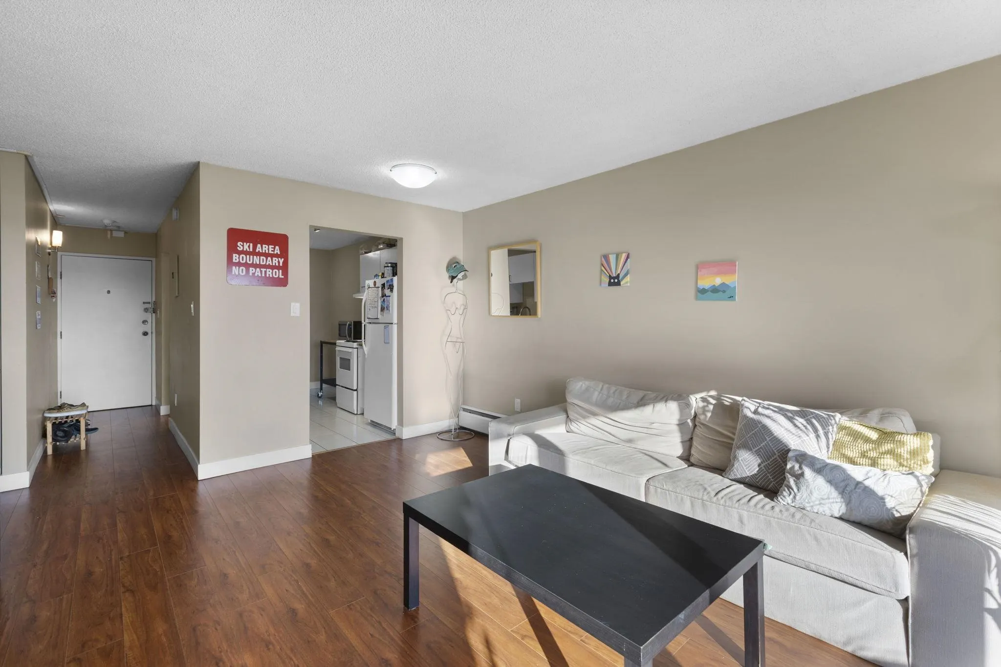 337 340 W 3rd Street