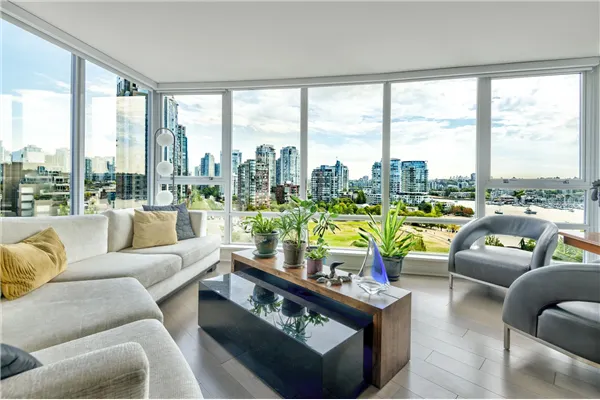 1207 1408 Strathmore Mews