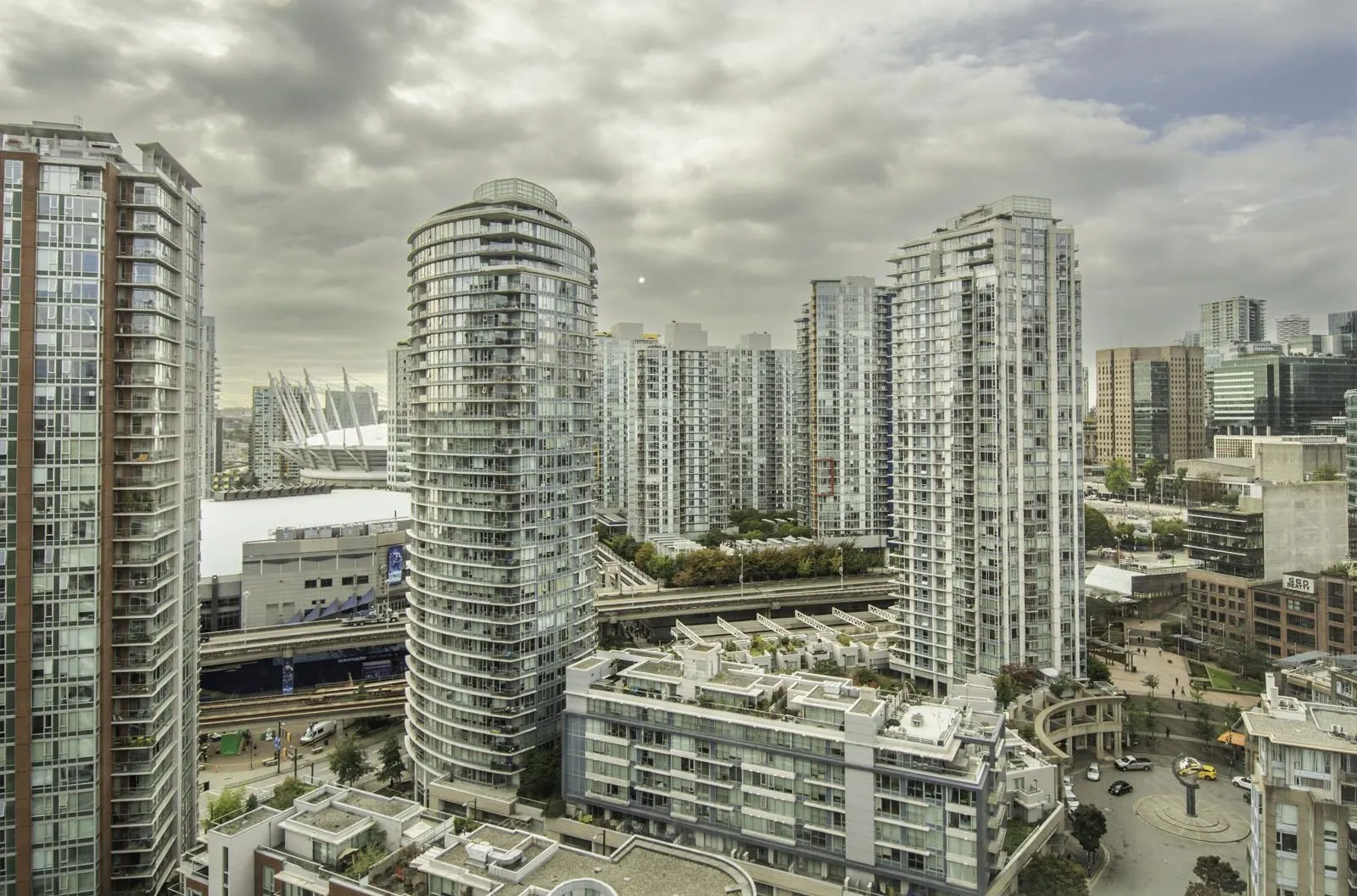 2510 63 Keefer Place