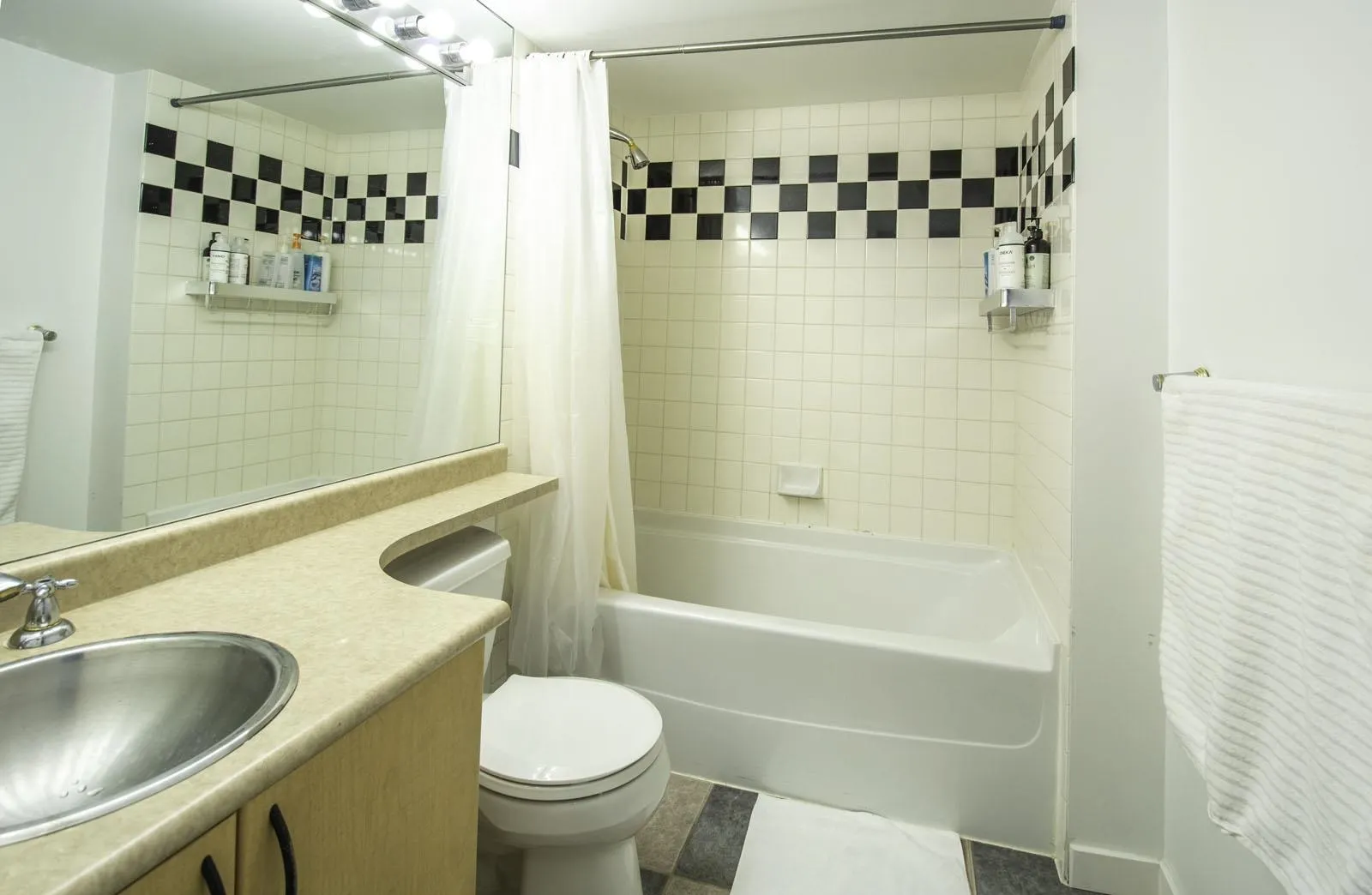 2510 63 Keefer Place