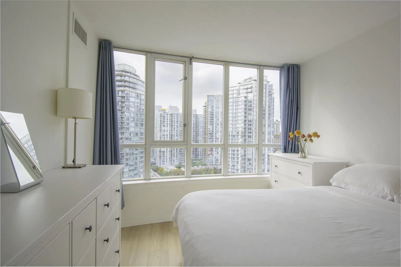 2510 63 Keefer Place