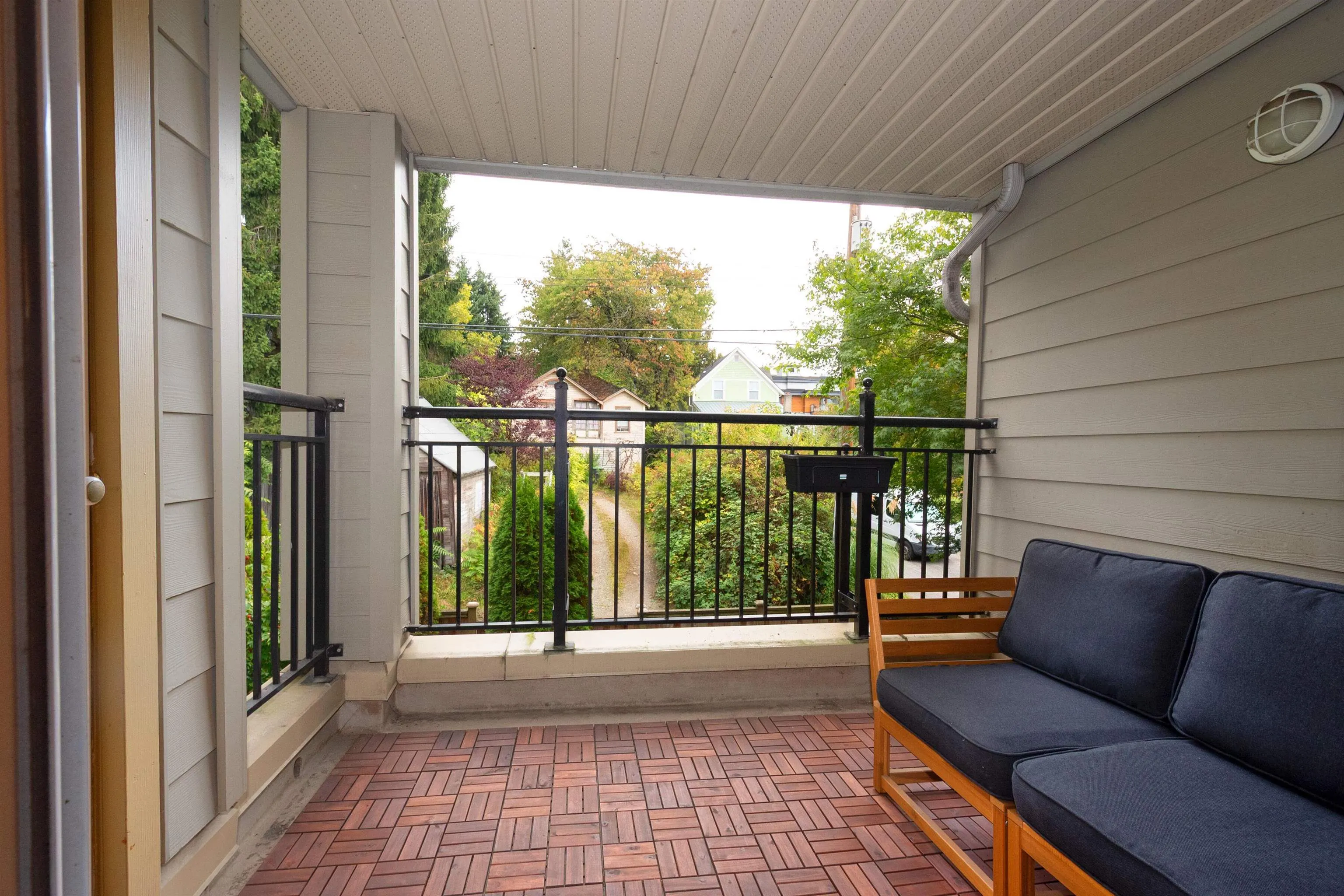 504 221 Eleventh Street