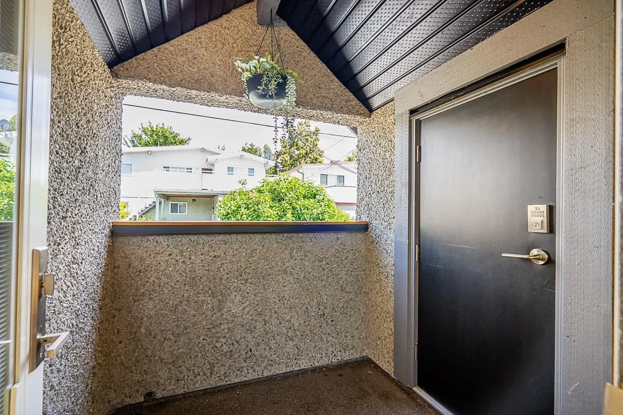 4438 Ontario Street