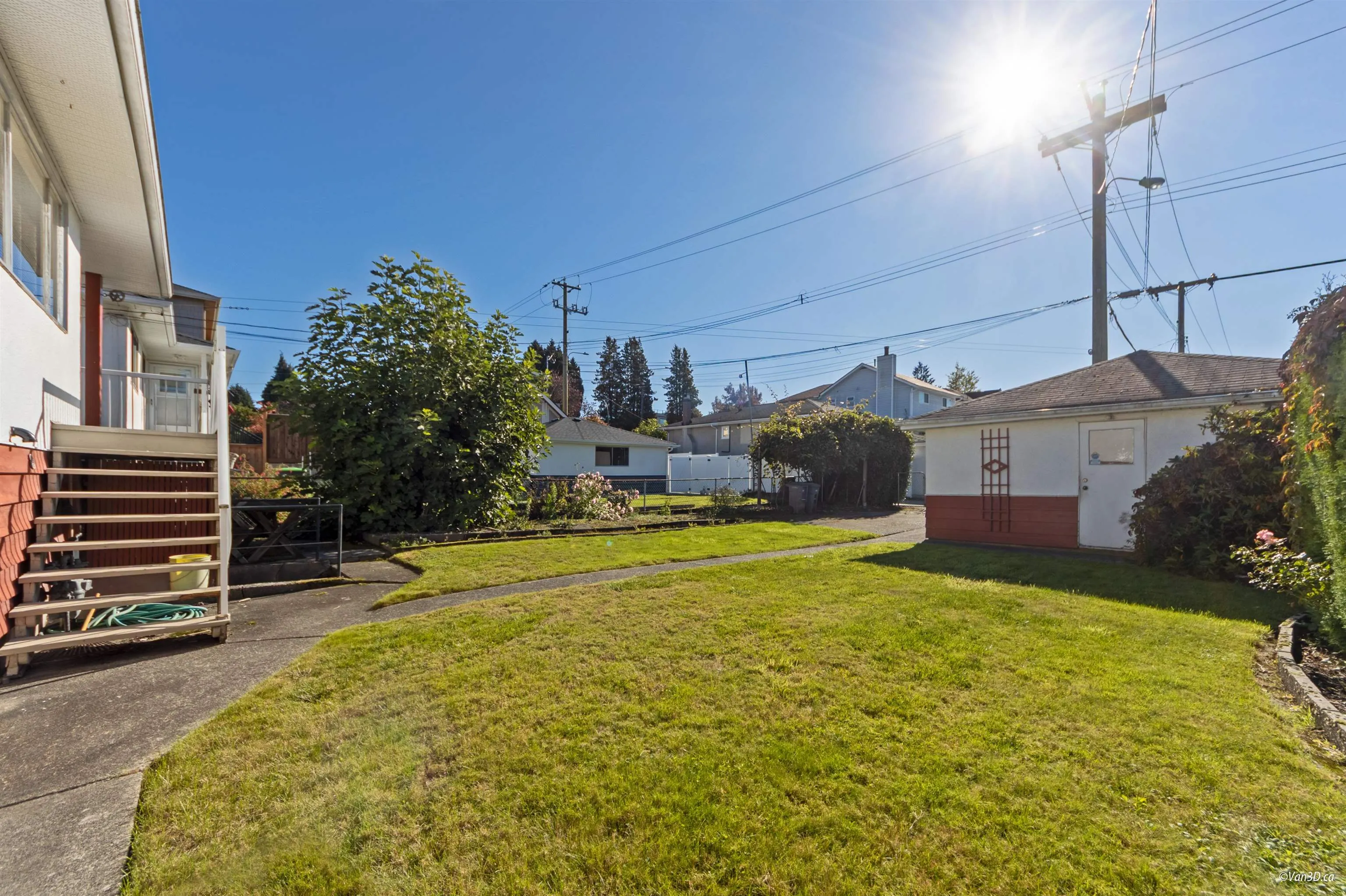 2716 E 49th Avenue