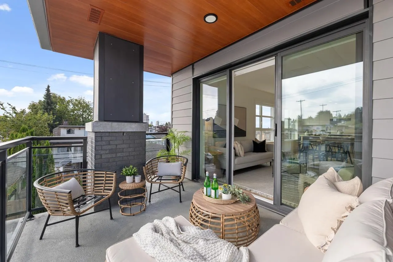 406 4788 Hastings Street