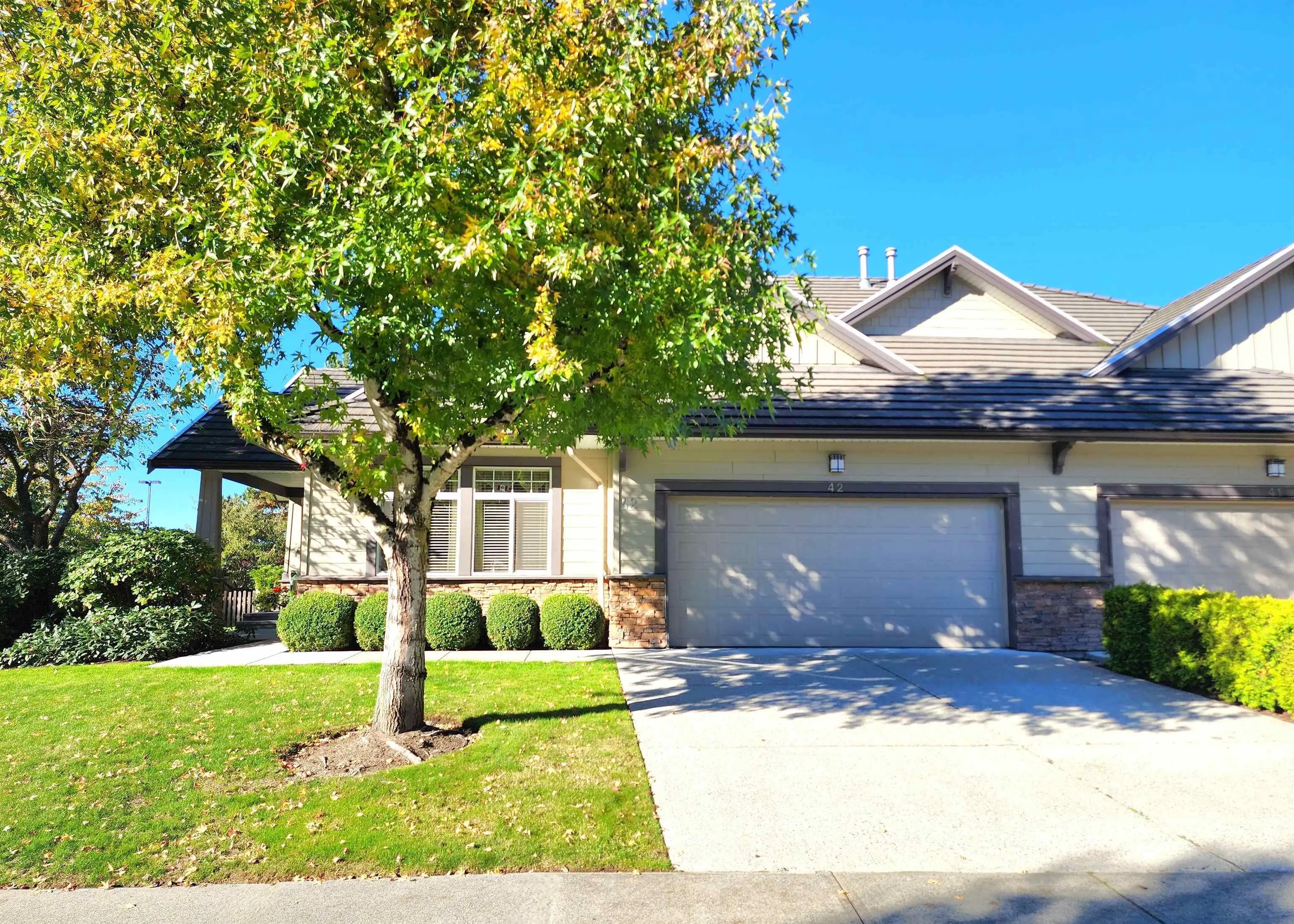 42 5688 152 Street