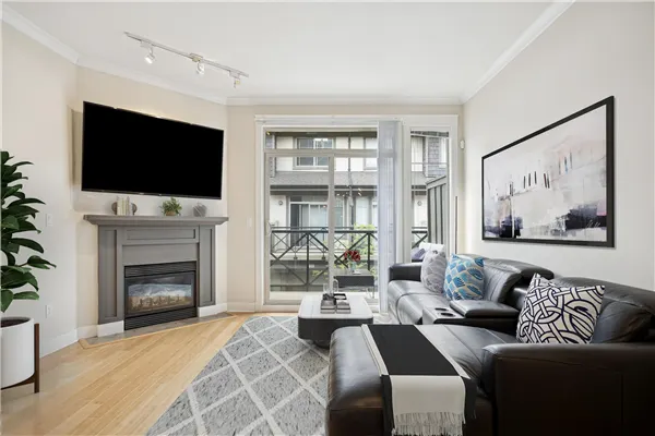 49 6233 Birch Street