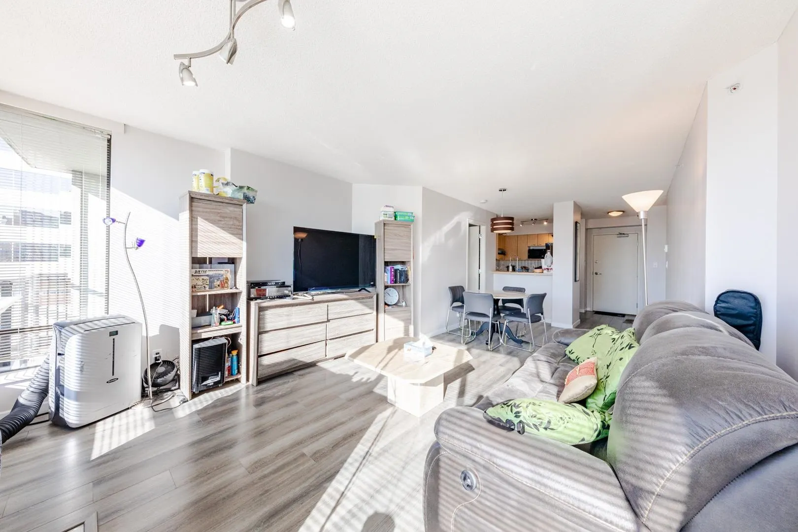 708 8180 Granville Avenue