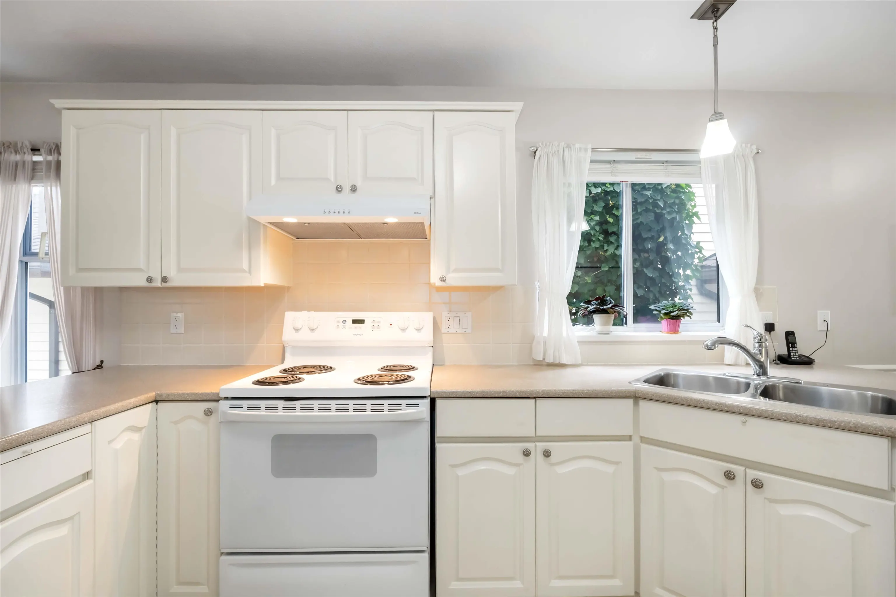 11 11438 Best Street