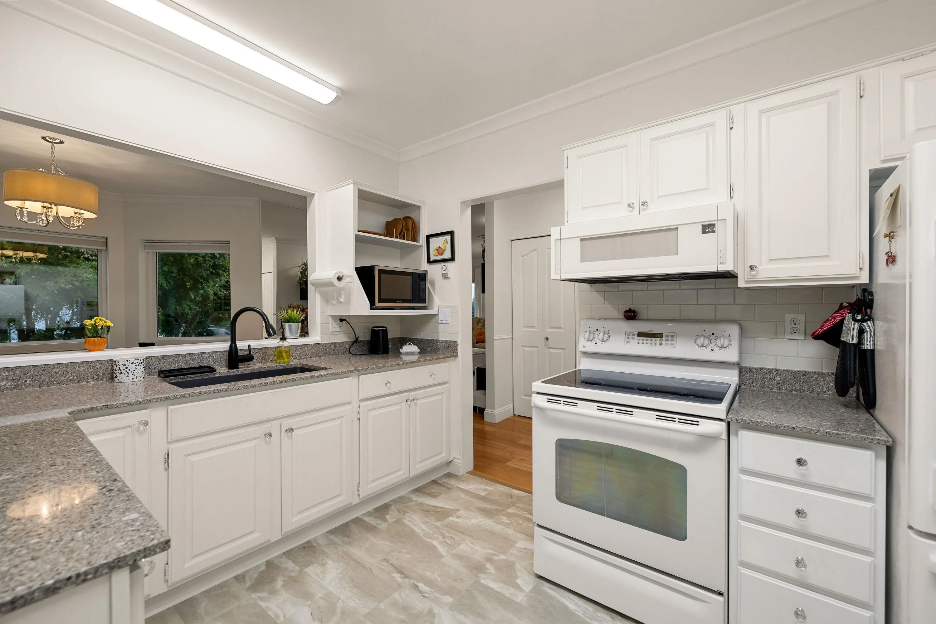 201 1255 Best Street