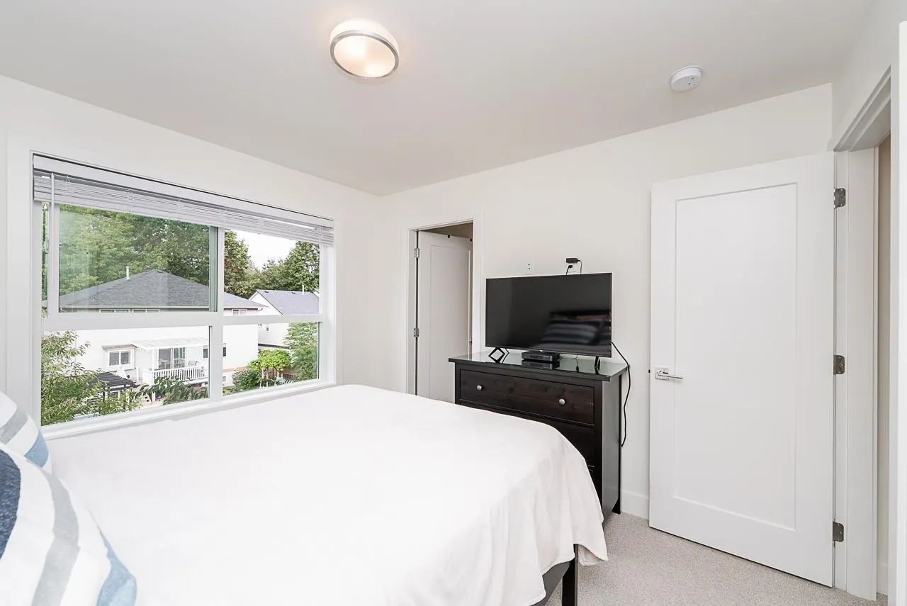 14 23785 Dewdney Trunk Road