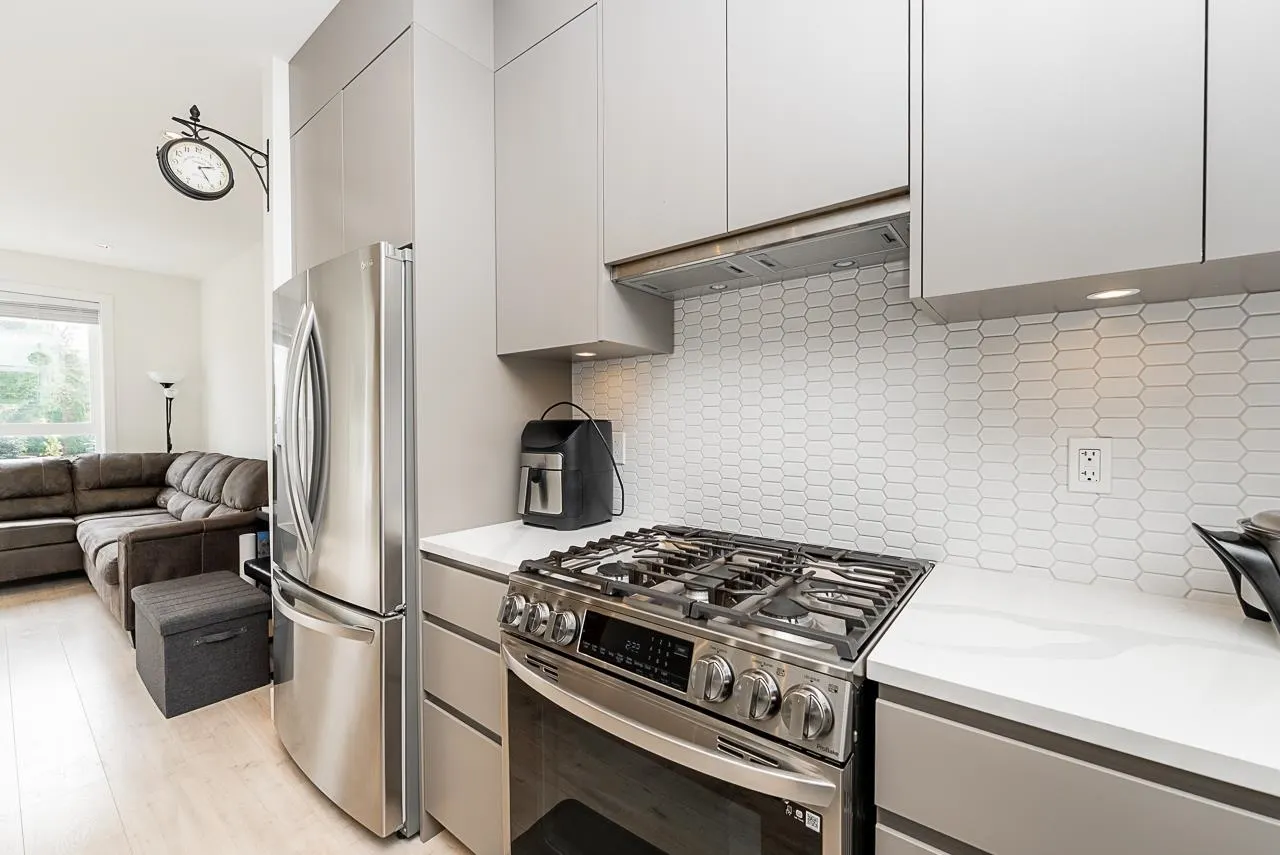 14 23785 Dewdney Trunk Road